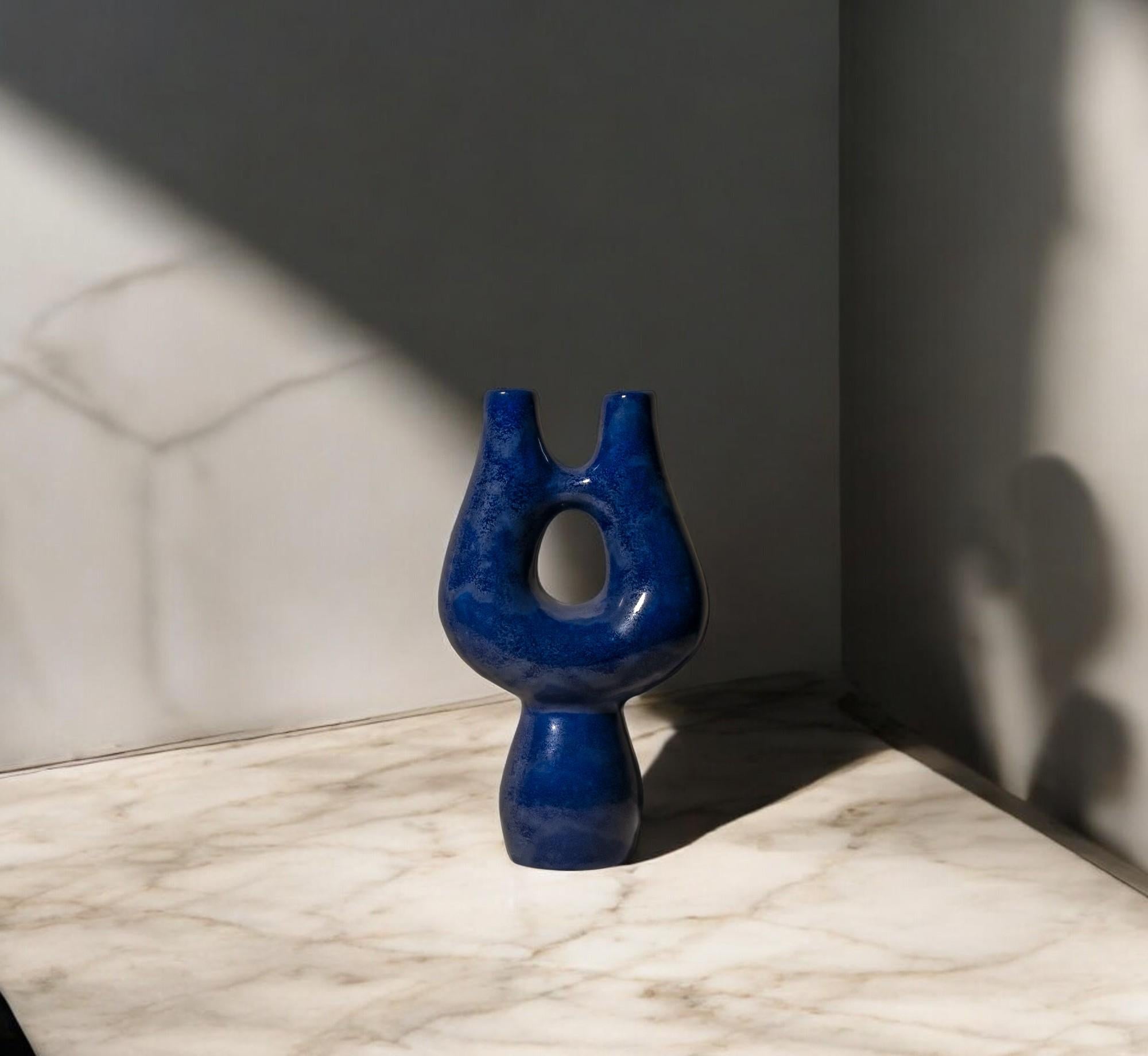 Vaso e portacandele in ceramica contemporanea Tide, realizzato a mano da Busra Ozdemir In condizioni Nuovo in vendita a ISTANBUL, TR