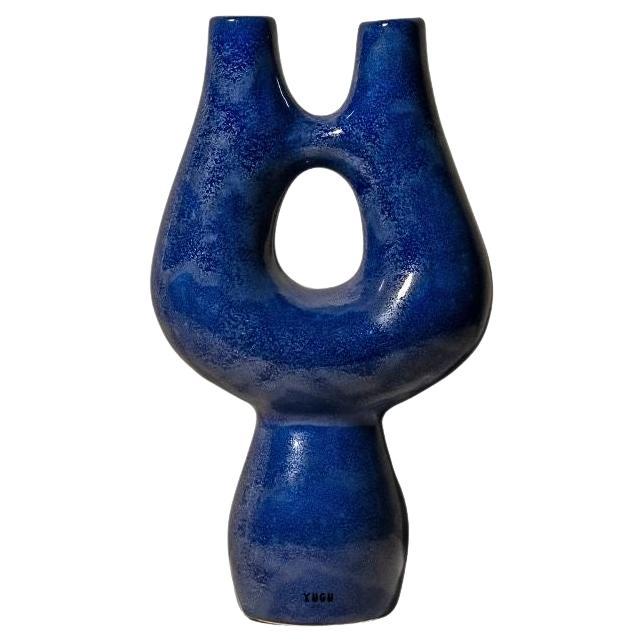 Vaso e portacandele in ceramica contemporanea Tide, realizzato a mano da Busra Ozdemir
