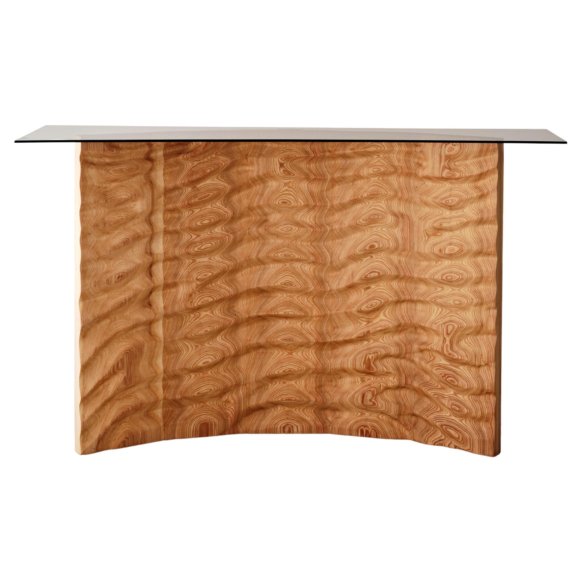 Table console Tides en bois personnalisable et verre bronze de Gregory Beson