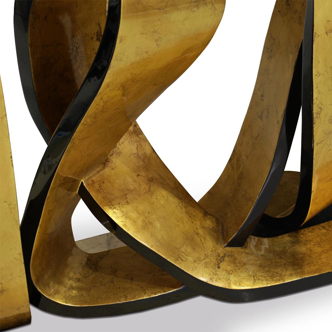 Fait main Table console cravate dorée avec plateau en placage de bois laqué noir en vente