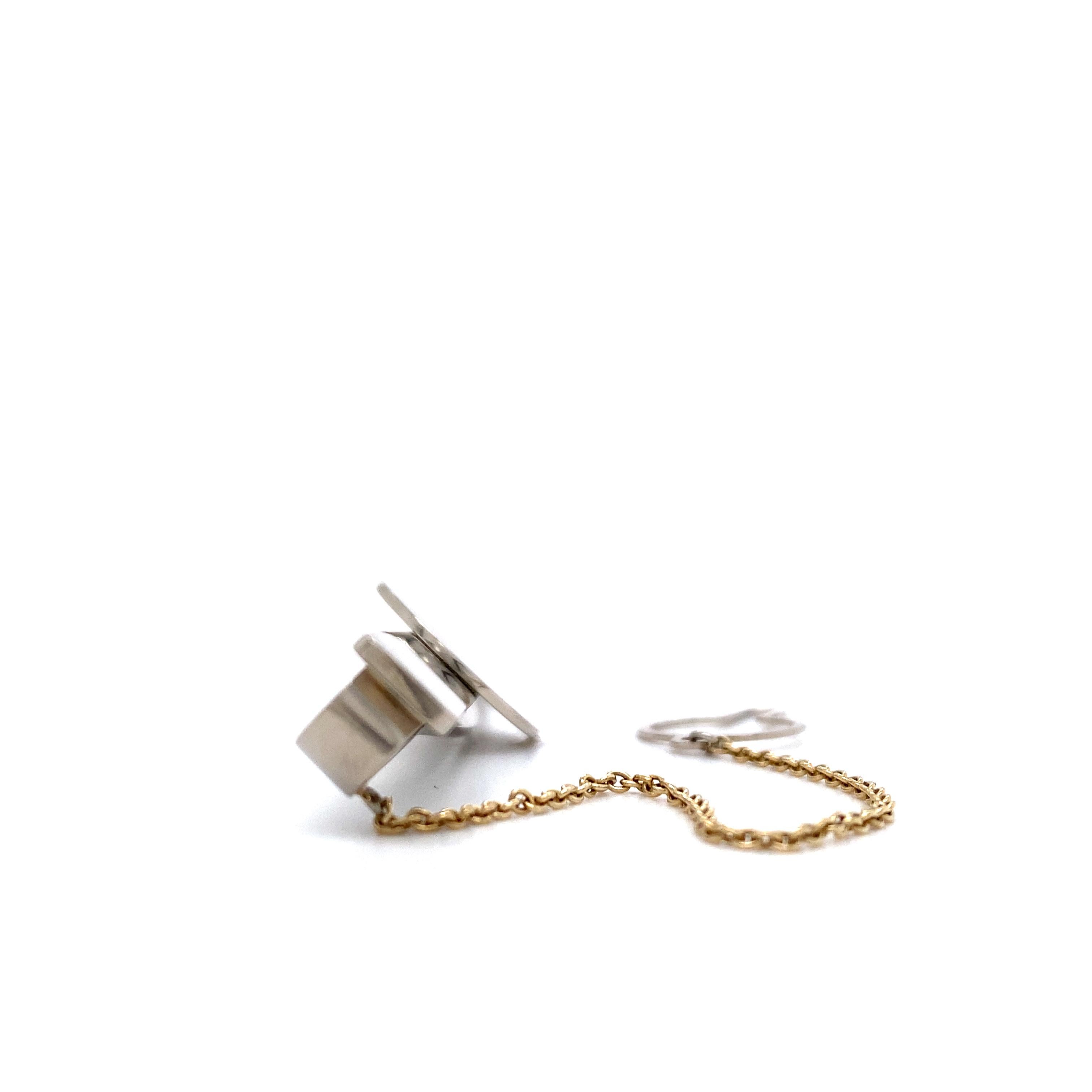 Krawattenhalter – 18 Karat Weißgold – runde Falcon-graue Emaille-Schachtel mit Guilloche (Edwardian) im Angebot