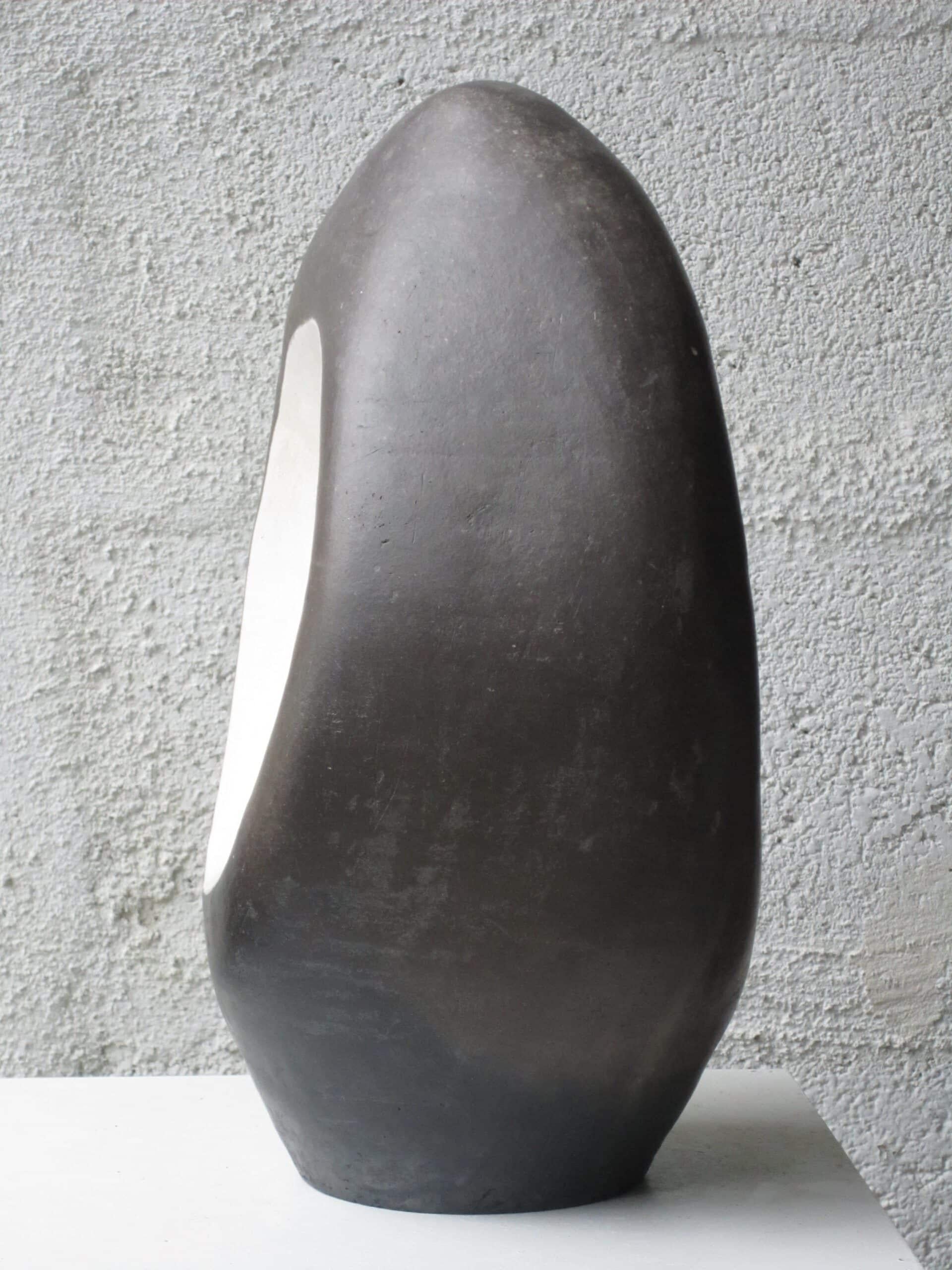 Cell de Tien Wen - Sculpture abstraite en céramique en vente 1