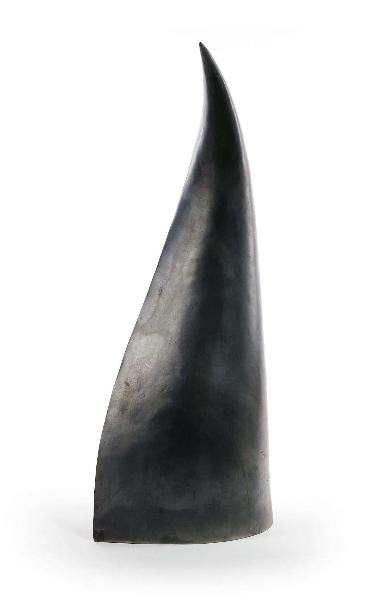 Pináculo de Tien Wen - Escultura abstracta de cerámica, forma pura, técnica raku 5