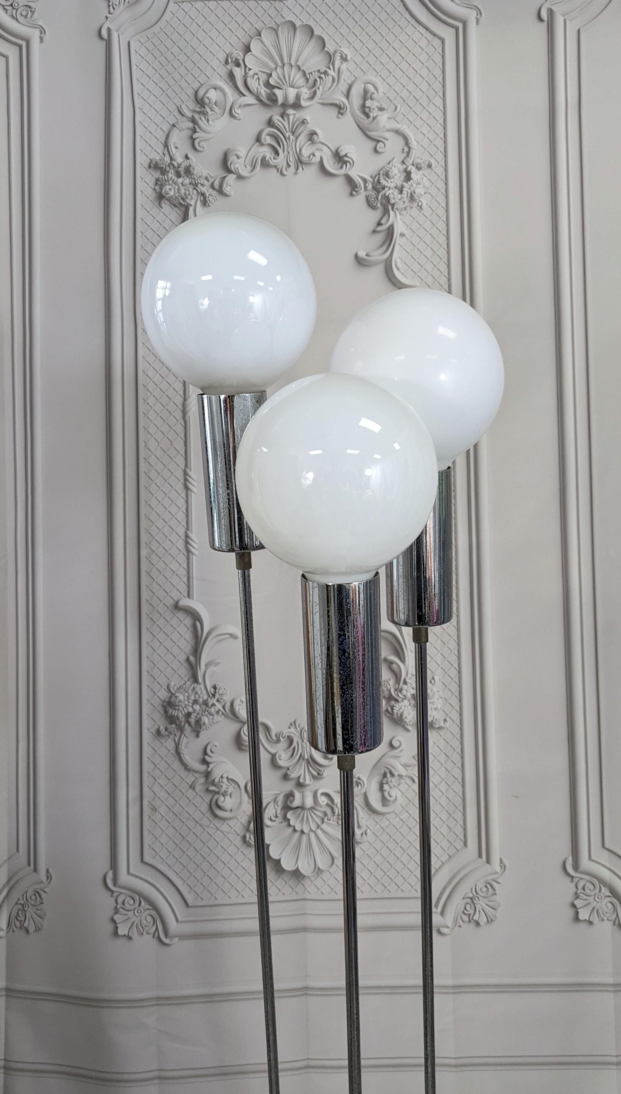 Moderne Lampadaire Tiered Globe Lighting en vente