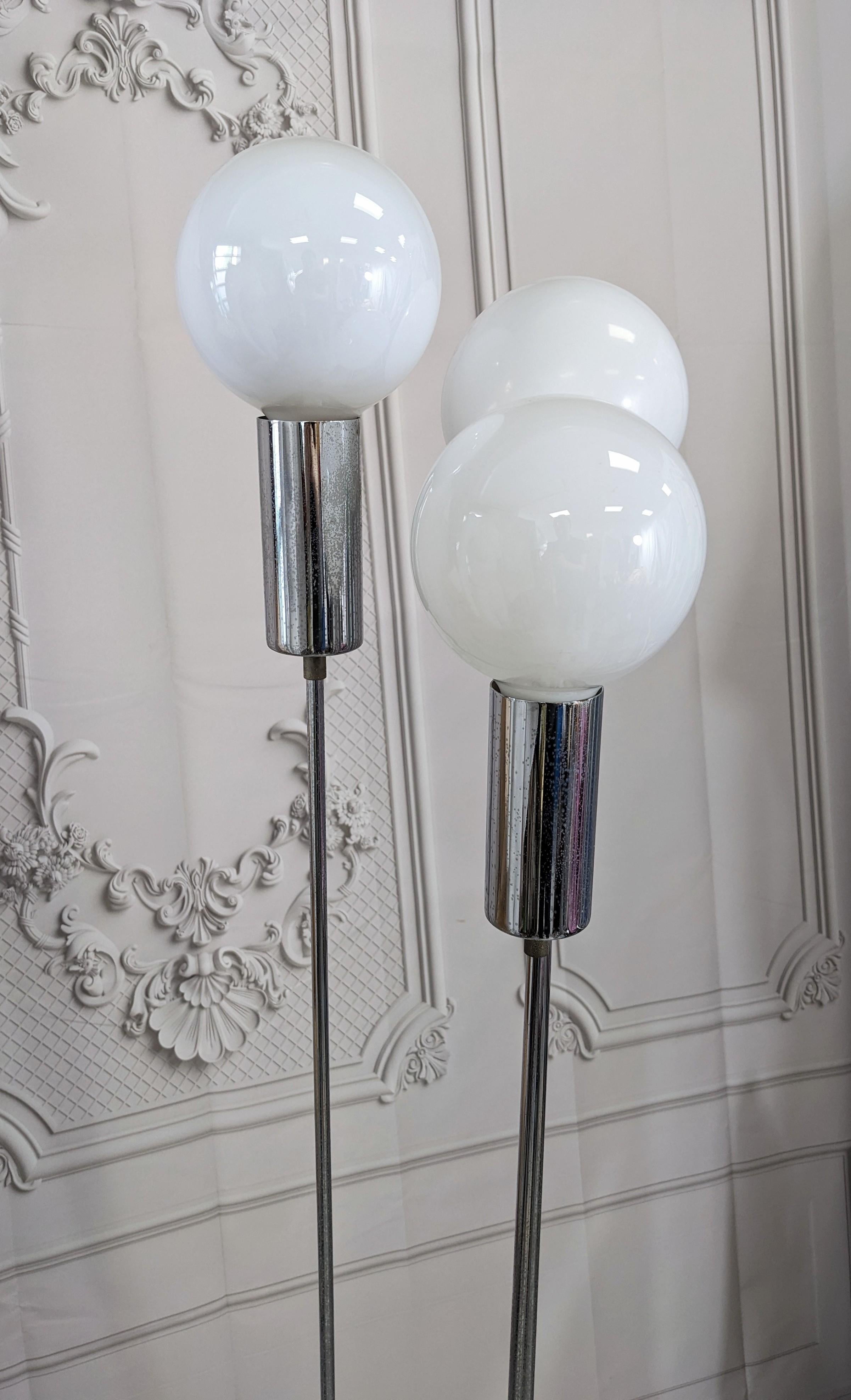 Tiered Globe Light Floor Lamp In Good Condition For Sale In Riverdale, NY