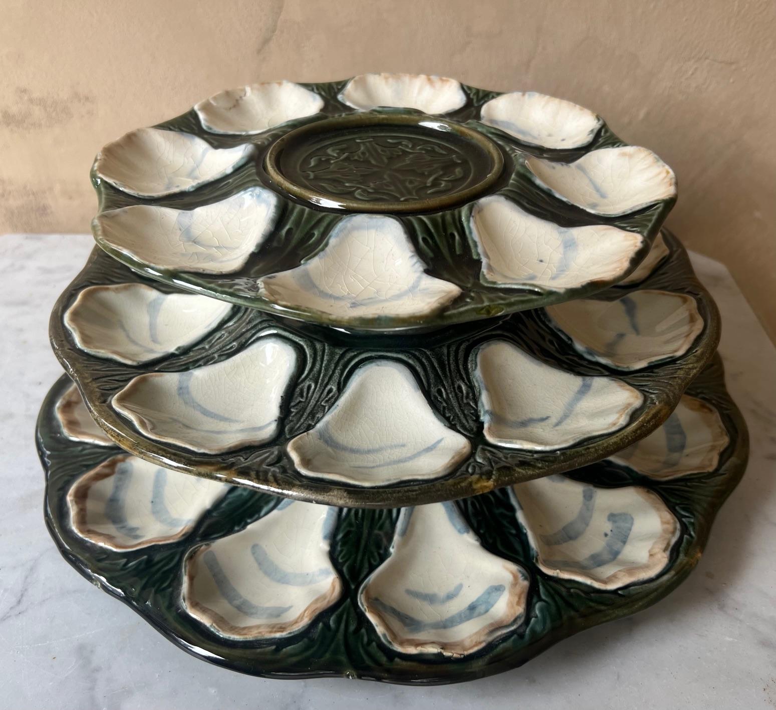 Tiered Longchamp Hand Painted Oyster Plate Set of 3, c. 1900 For Sale 7