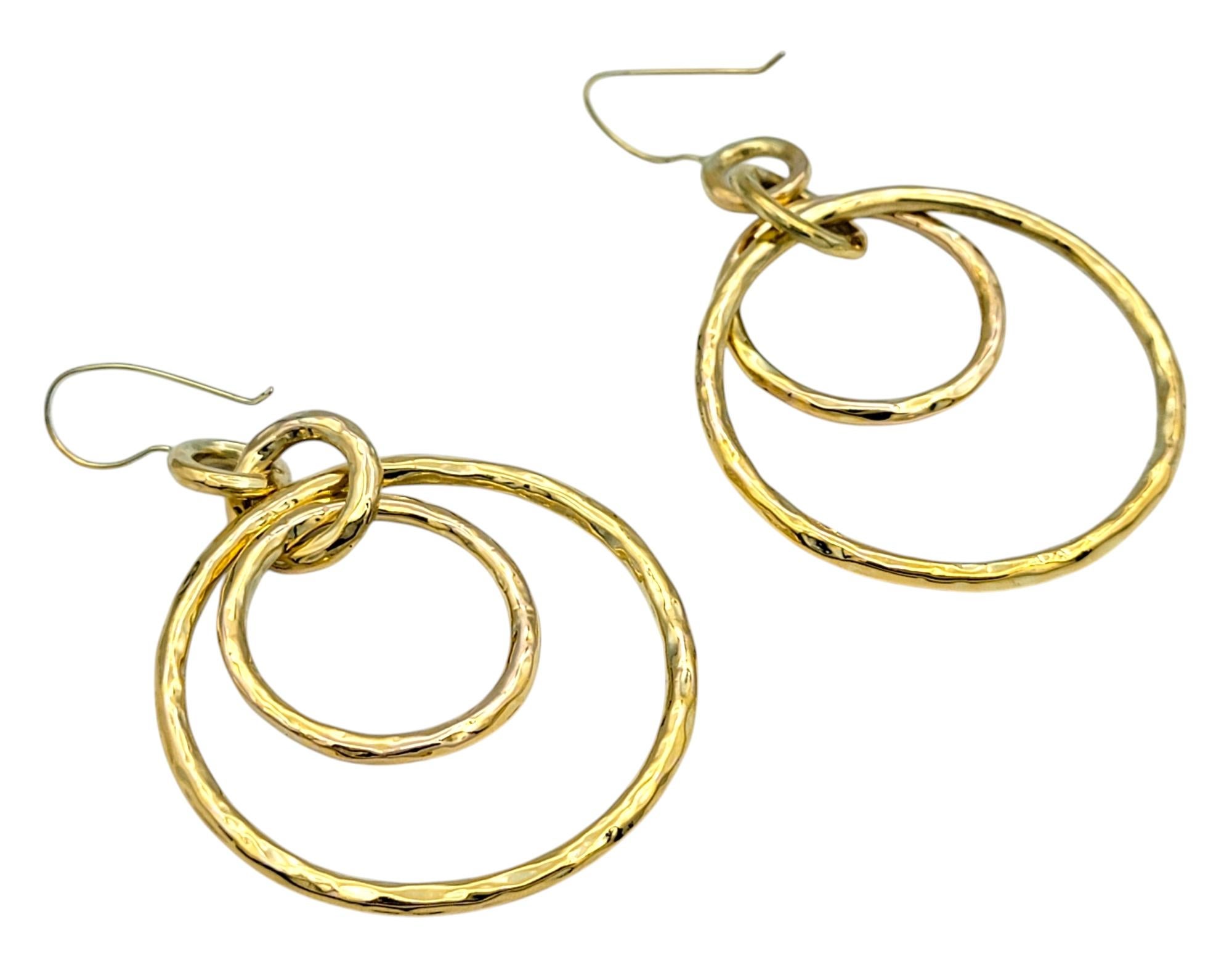 Pendientes de aro de oro amarillo de 14 quilates con acabado martillado y círculo abierto escalonado en Bueno estado para la venta en Scottsdale, AZ