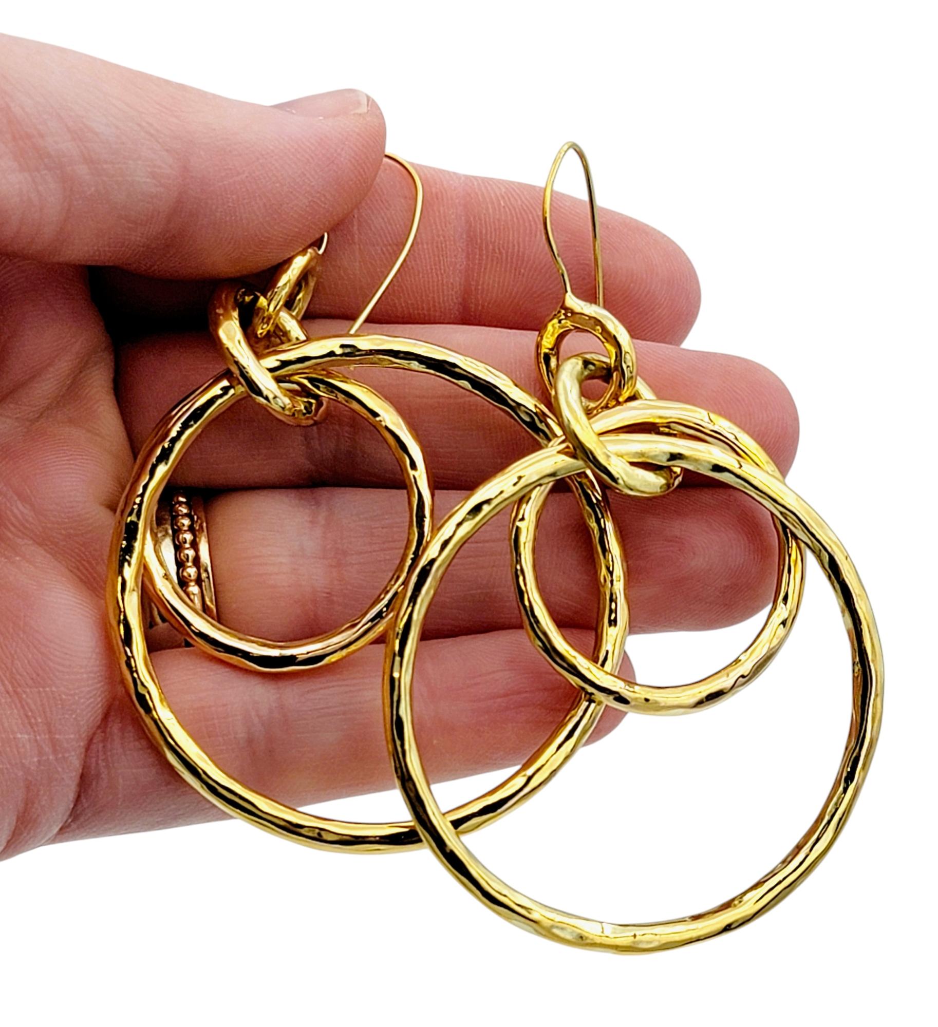 De las mujeres Pendientes de aro de oro amarillo de 14 quilates con acabado martillado y círculo abierto escalonado en venta
