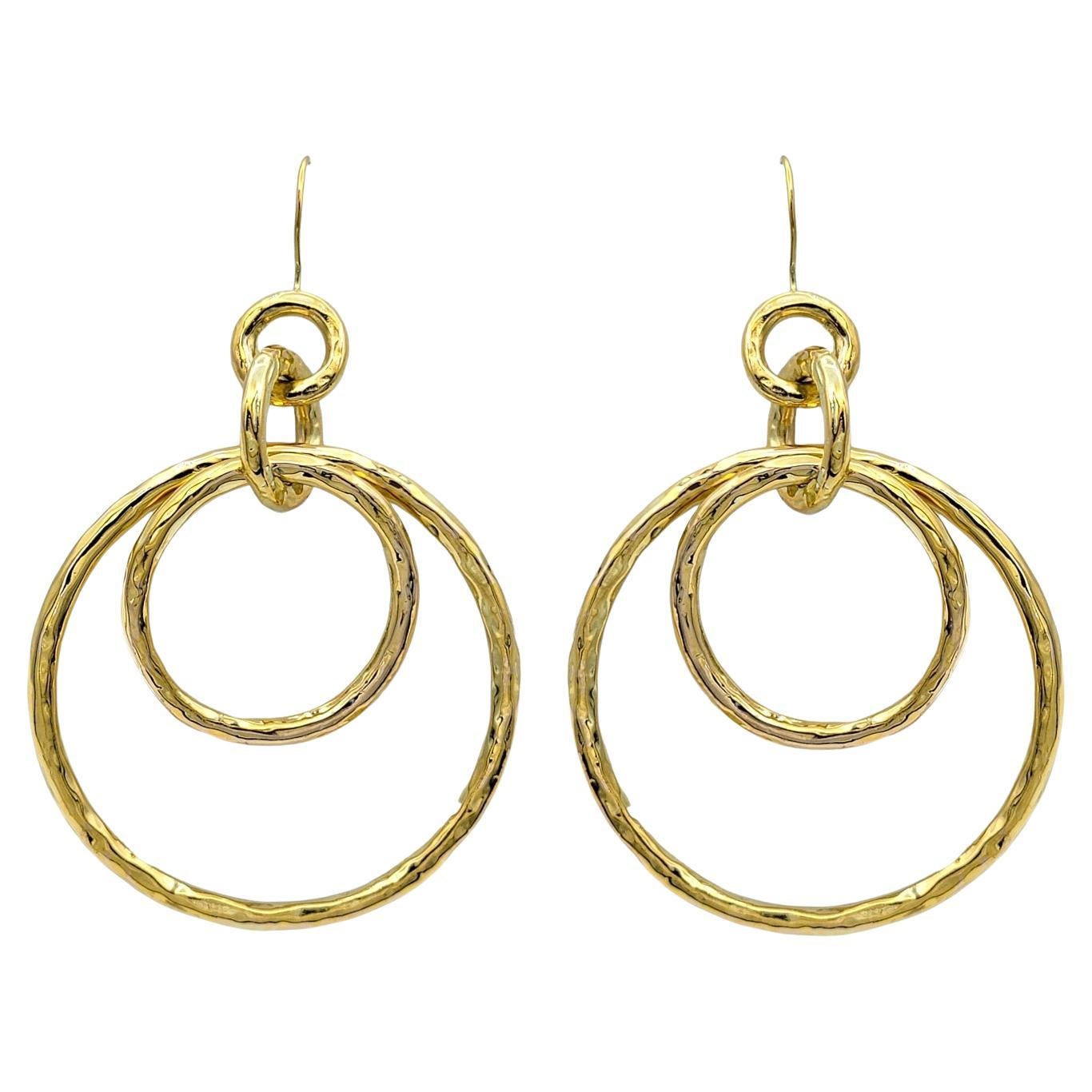 Pendientes de aro de oro amarillo de 14 quilates con acabado martillado y círculo abierto escalonado