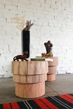 Table d'appoint primitive à étages