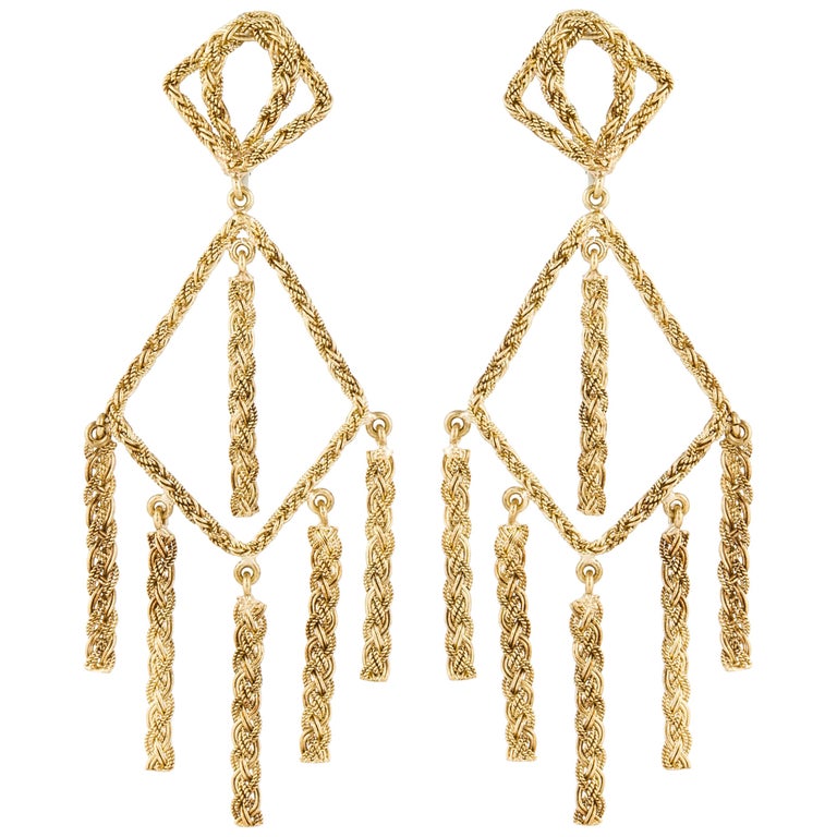 Tiered Dangle Earrings in 18K Yellow Gold For Sale
