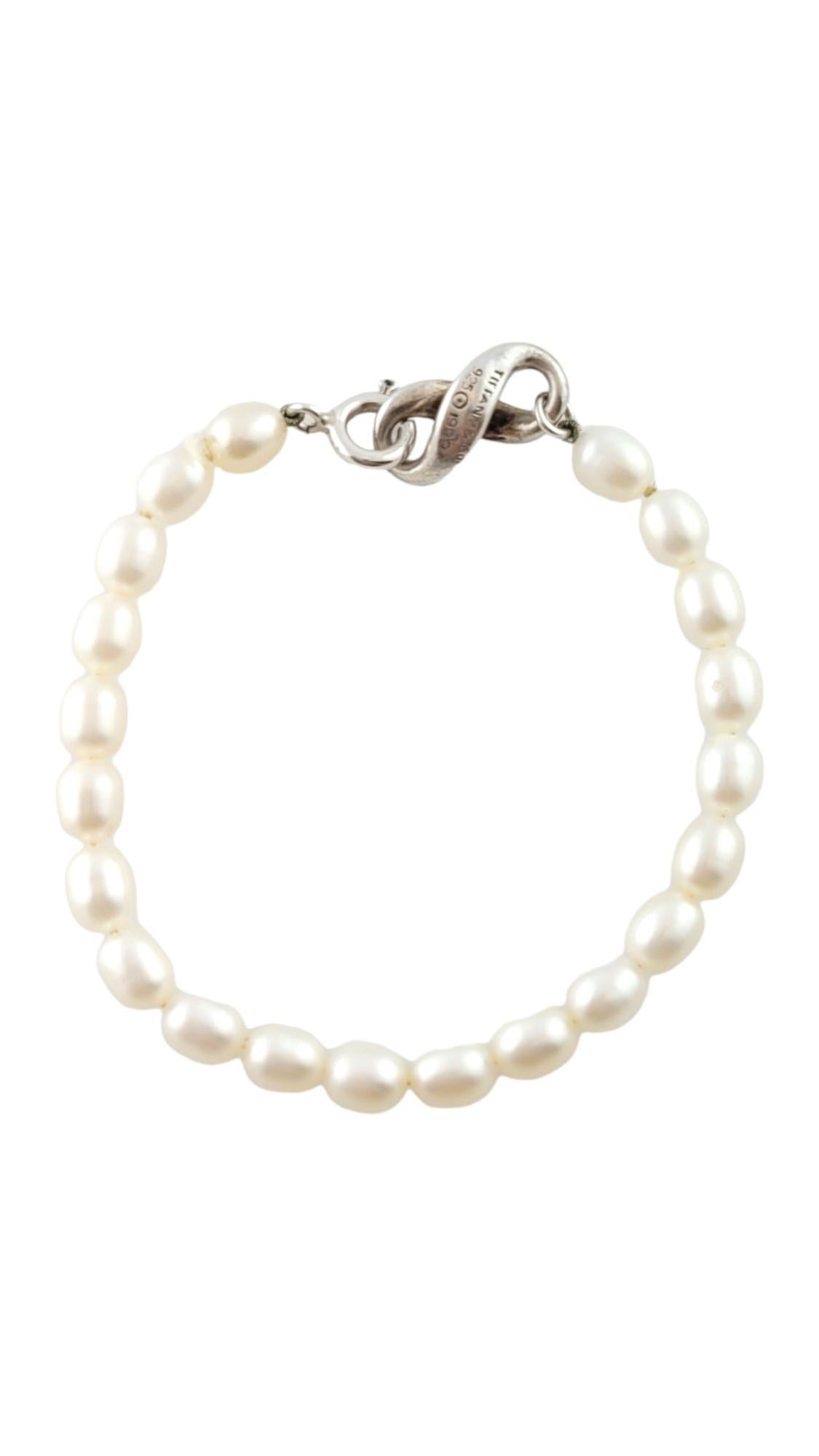 Tifanny & Co. Sterling Silver Infinity Pearl Bracelet #18166 In Good Condition In Washington Depot, CT