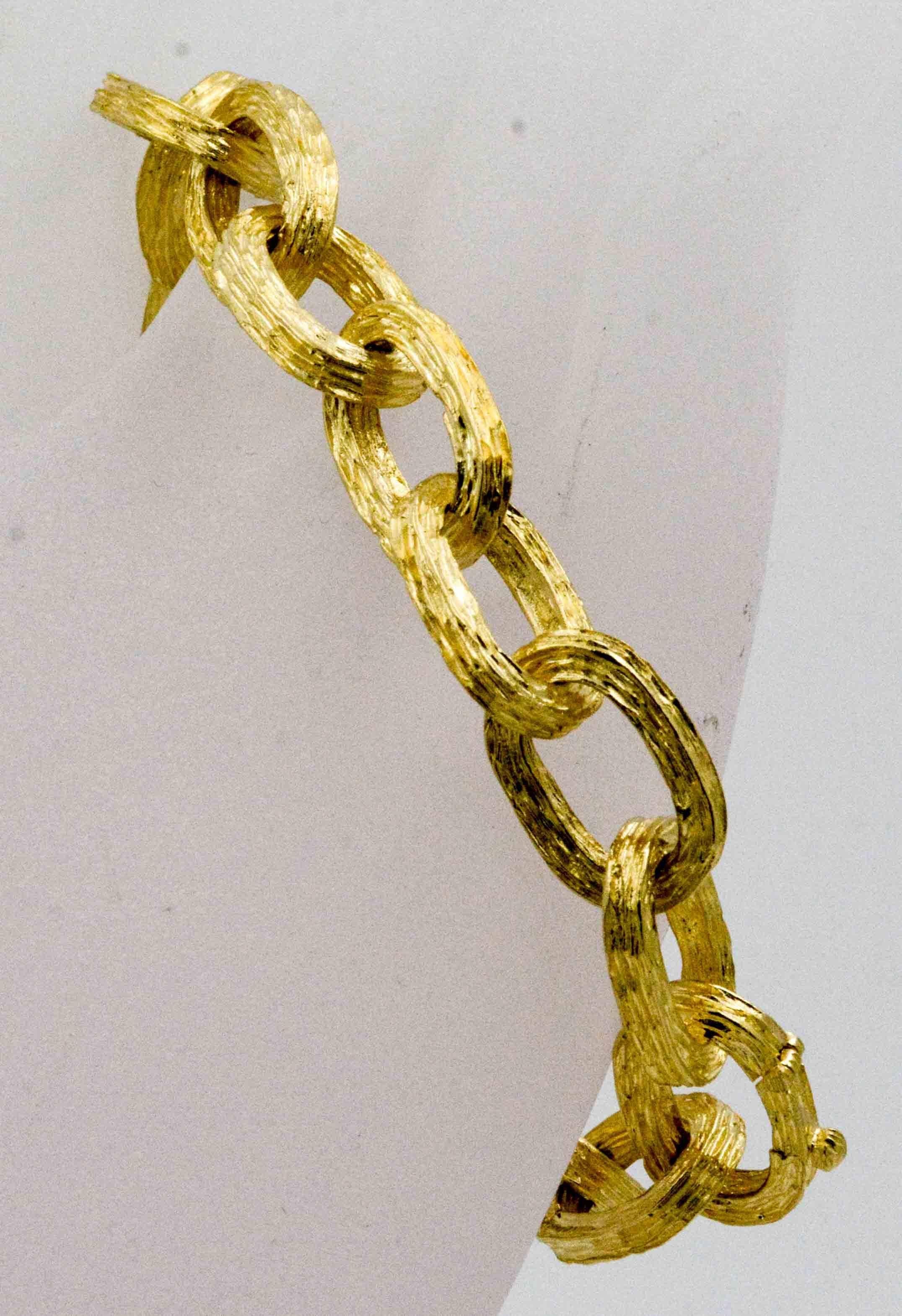 Modern Tiffany & Co. Etched Oval 18 Karat Yellow Gold Link Bracelet
