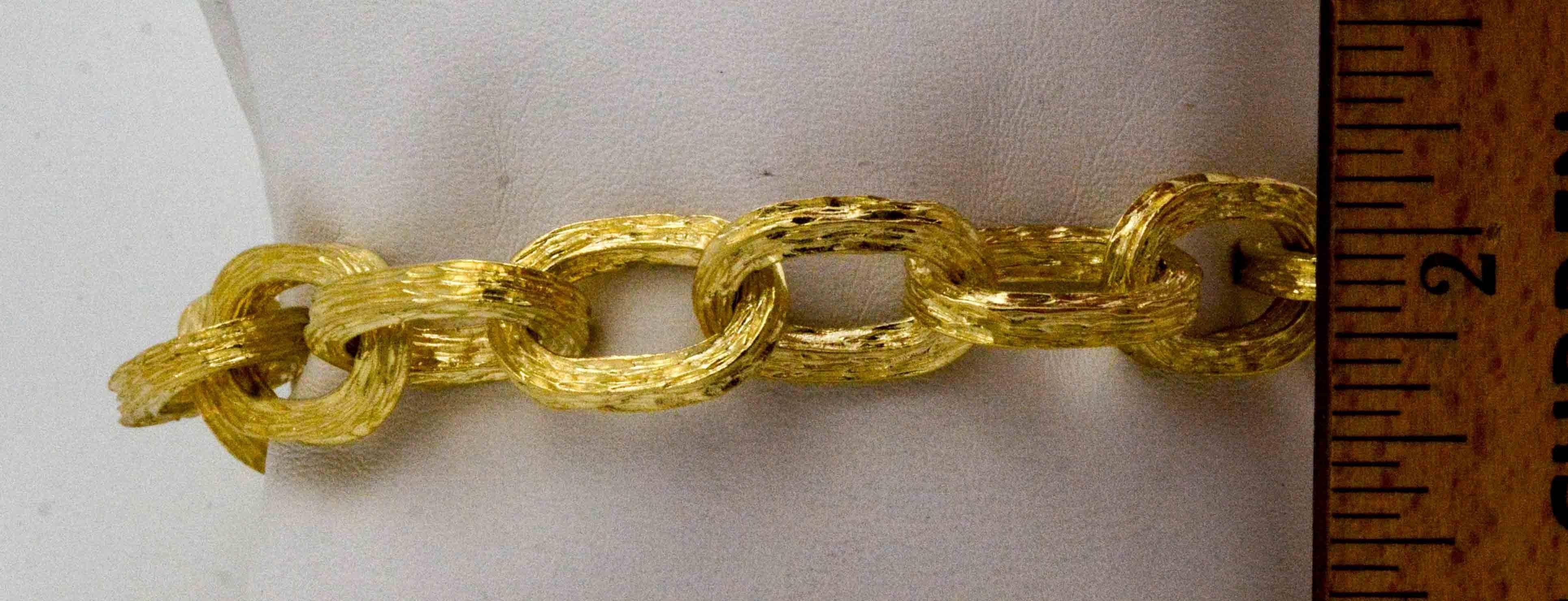 Tiffany & Co. Etched Oval 18 Karat Yellow Gold Link Bracelet 2