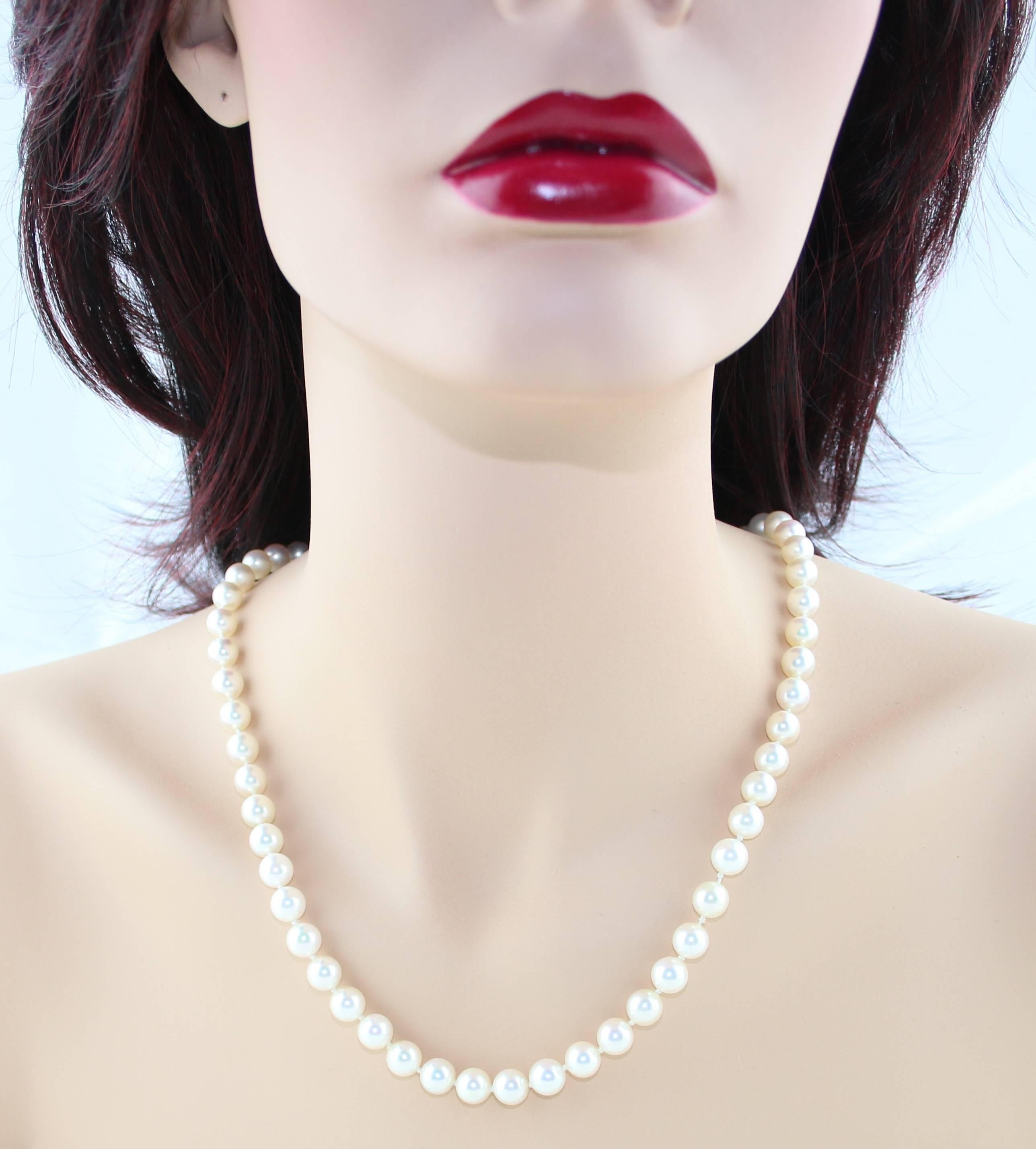 Tiffany & Co. Japanische japanische Akoya-Perlenkette, einreihig aus Platin (Zeitgenössisch) im Angebot