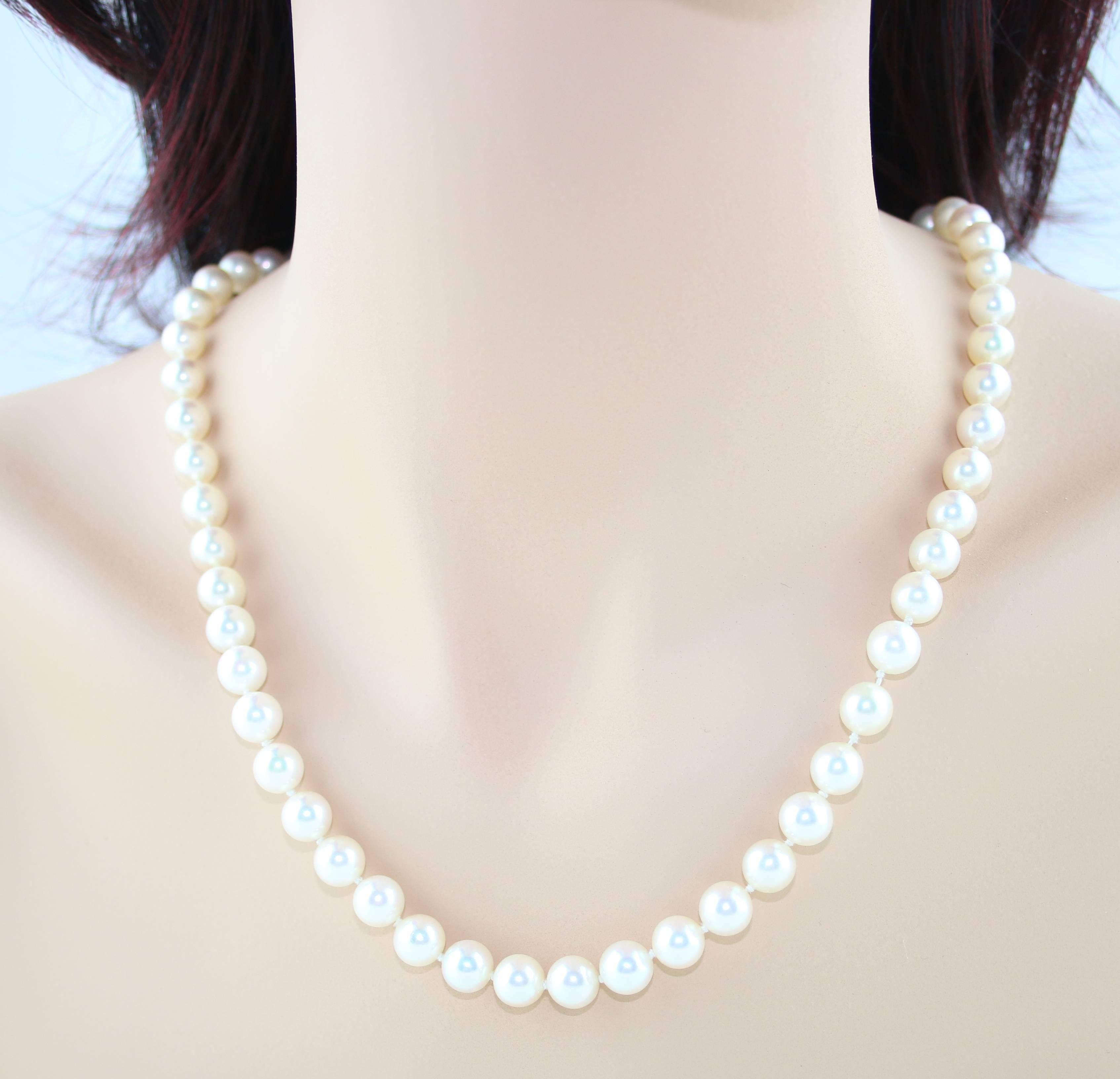 Tiffany & Co. Japanische japanische Akoya-Perlenkette, einreihig aus Platin (Rundschliff) im Angebot