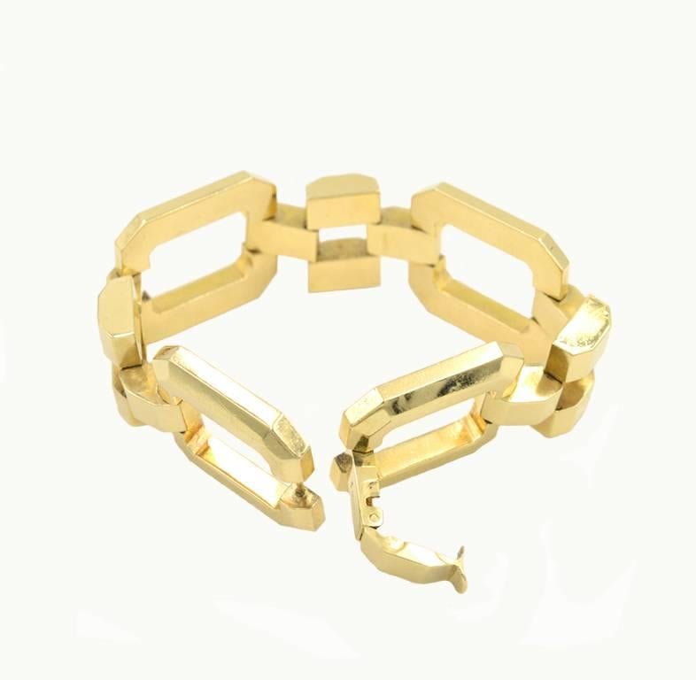 A classic retro 14 karat yellow gold link bracelet by Tiffany & Co. from circa 1950s.  The bracelet is comprised of 4 rectangular links.  It is light and easy to wear and looks fantastic on!

This bracelet measures approximately 7.75 inches in