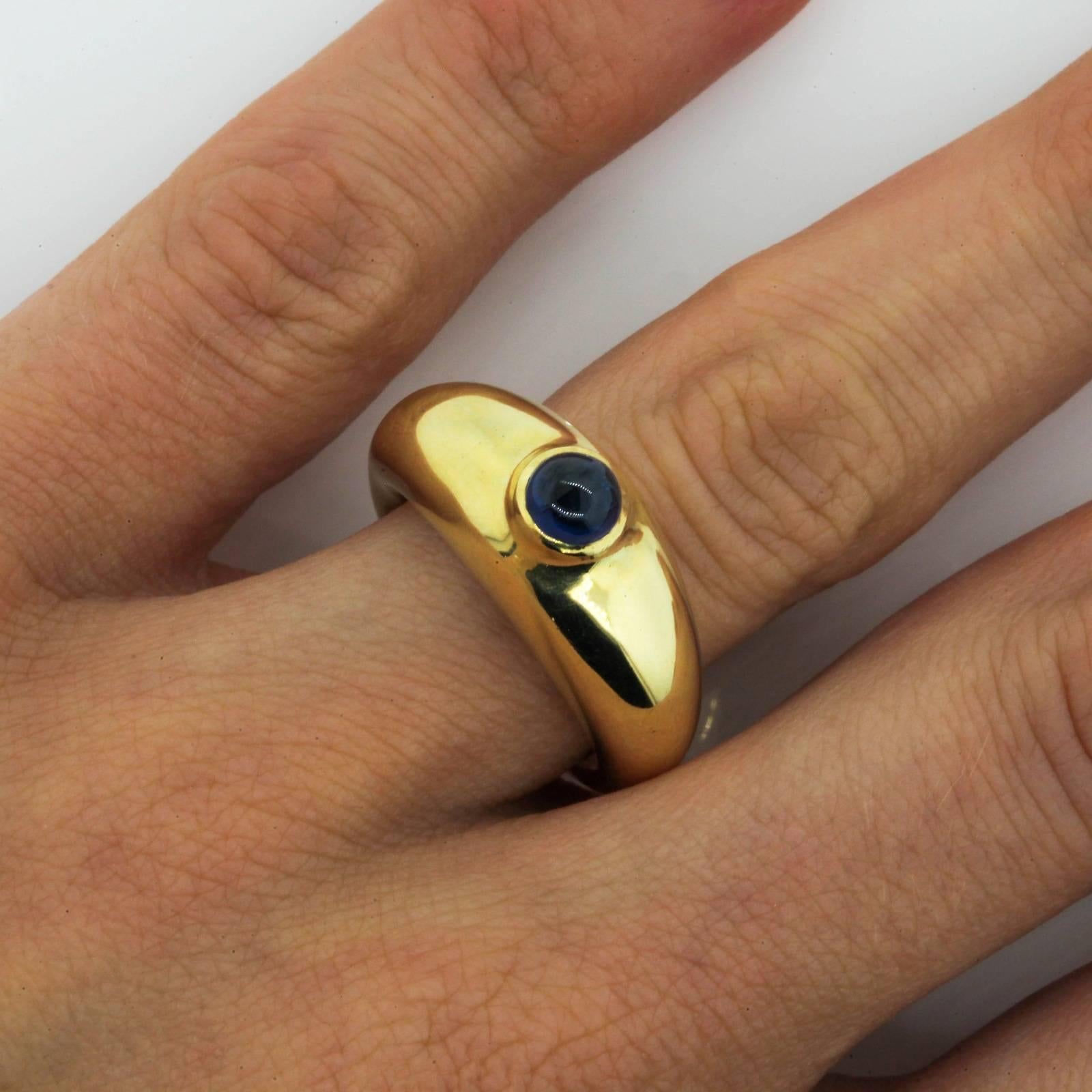 Tiffany & Co. Sapphire Gold Ring In Excellent Condition In Beverly Hills, CA