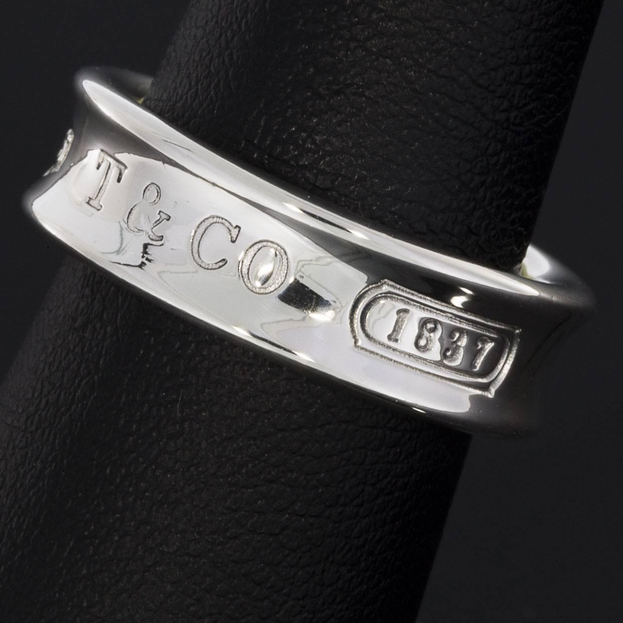 Tiffany & Co. Sterling Silver Men’s Engraved Wedding Band In Excellent Condition In Columbia, MO