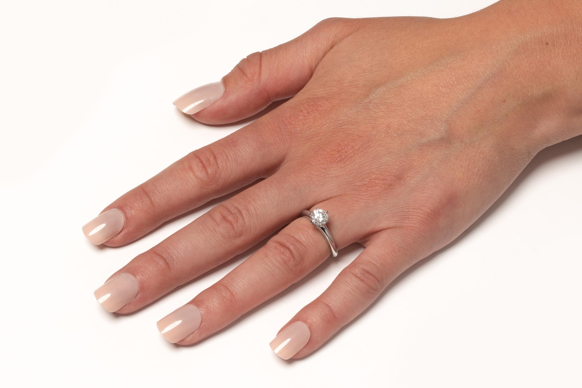 Tiffany 0.83ct Diamond Solitaire Ring For Sale 1