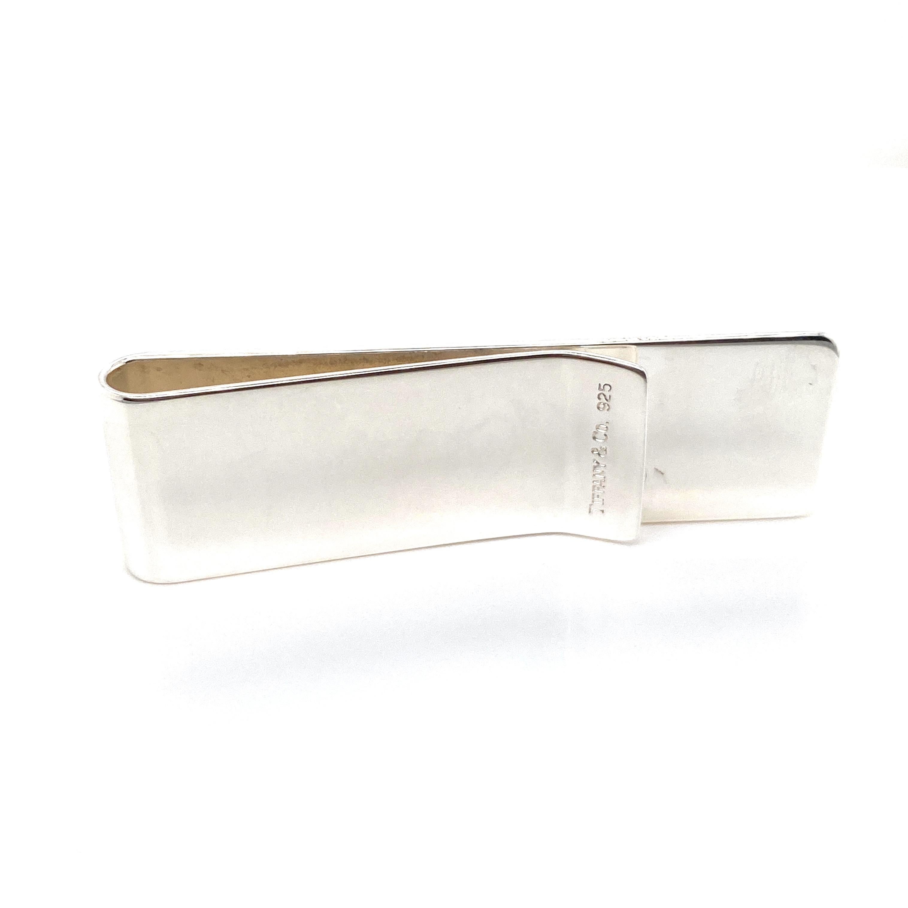 Crafted with an original symbol from the renowned Tiffany hollowware shop, the Tiffany 1837 Makers collection honors Tiffany's legacy of expert craftsmanship through a modern lens. This streamlined take on a classic money clip is the perfect size to