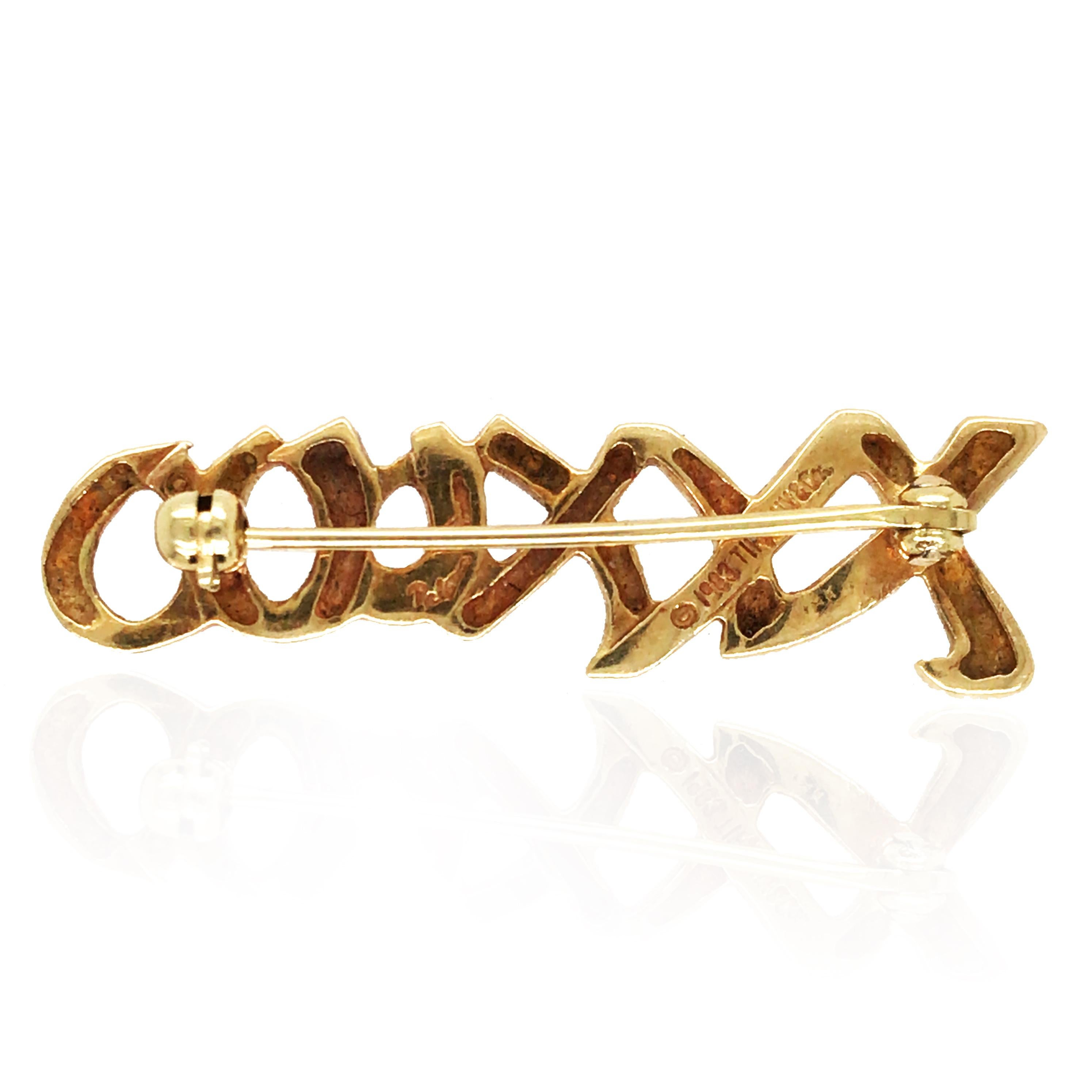 Tiffany, 18K Gold 'XXXOOO' Brooch In Good Condition For Sale In New York, NY