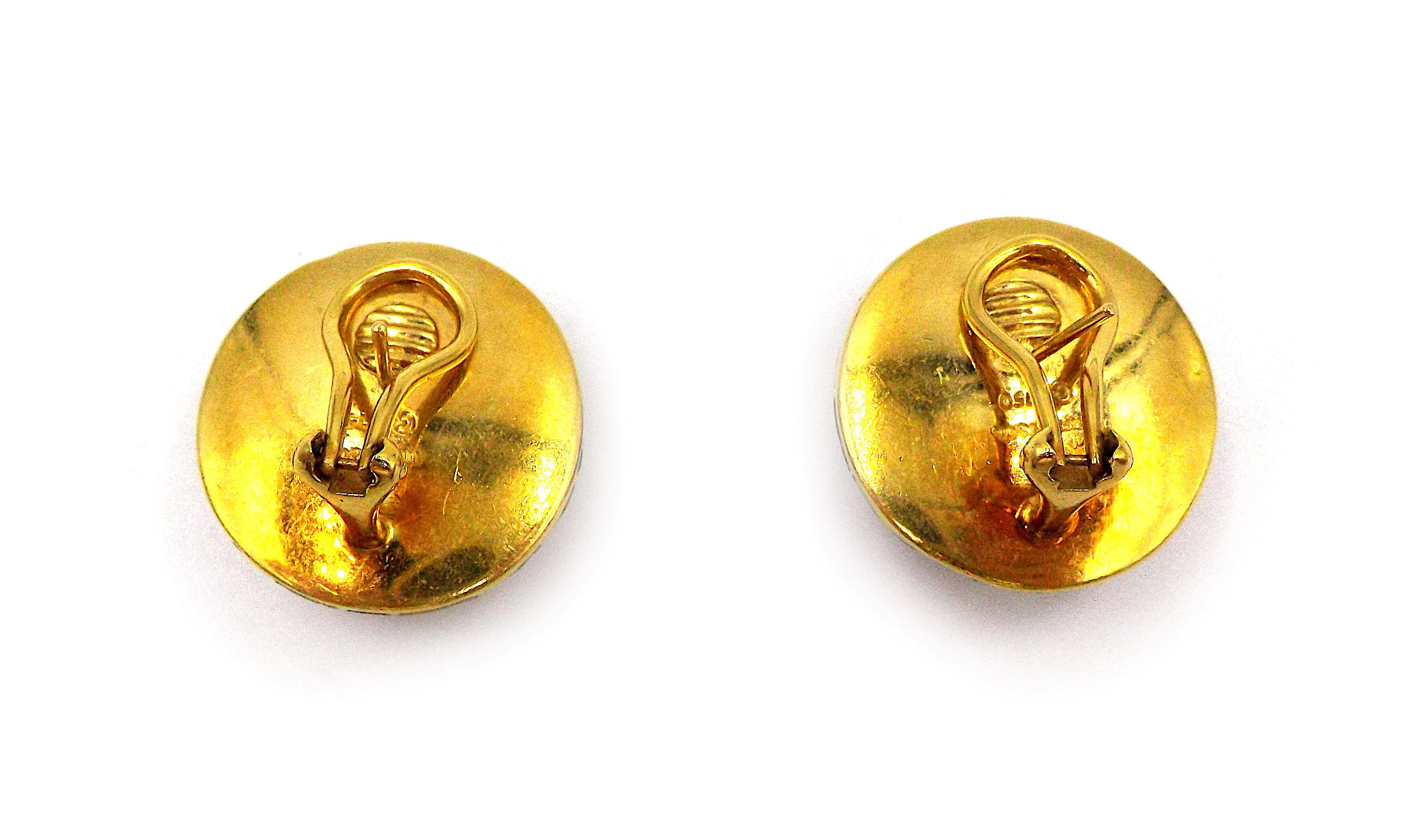 18 Karat Gelbgold Onyx Perlmutt Kuppel-Ohrringe von Tiffany & Co. (Cabochon) im Angebot