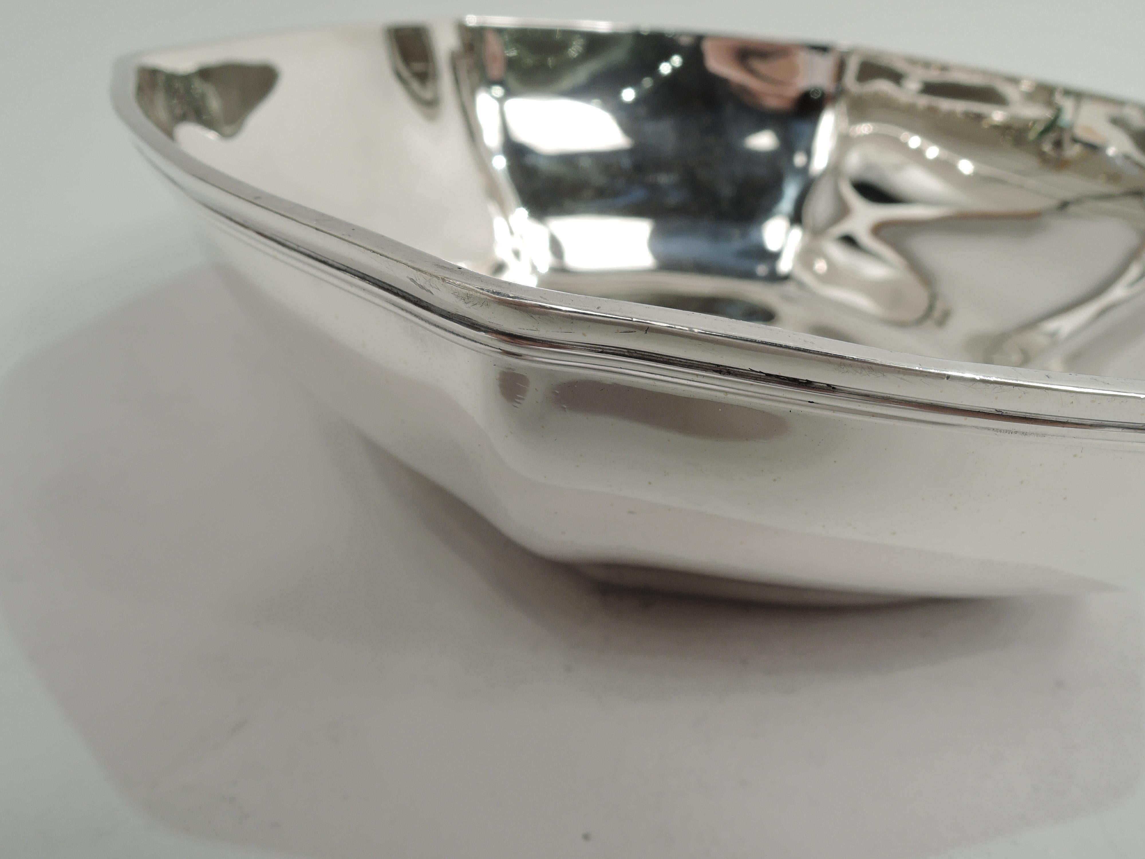 Sechseckige amerikanische Art-déco-Schale aus Sterlingsilber von Tiffany (Art déco)