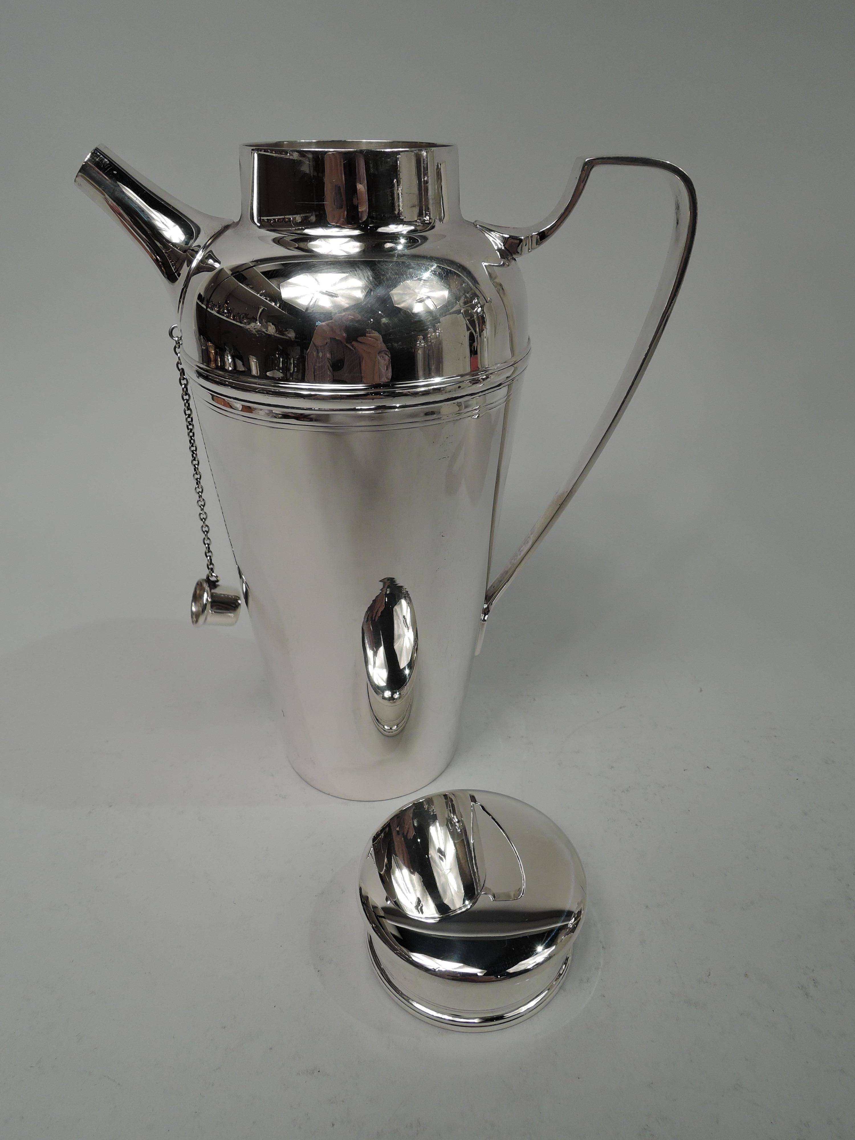 Tiffany American Art Deco Sterling Silver Cocktail Shaker In Good Condition For Sale In New York, NY