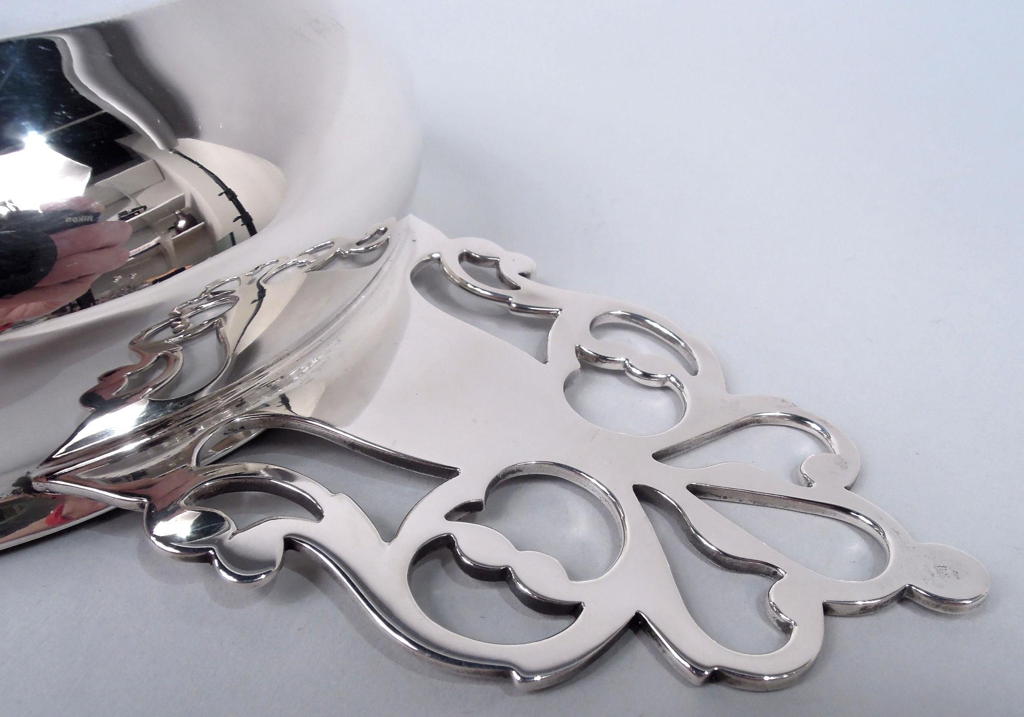 Tiffany American Colonial Sterling Silver Porringer For Sale 2