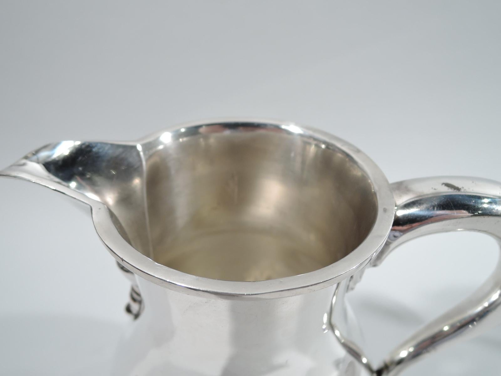 Tiffany American Colonial-Style Sterling Silver Water Pitcher In Excellent Condition For Sale In New York, NY