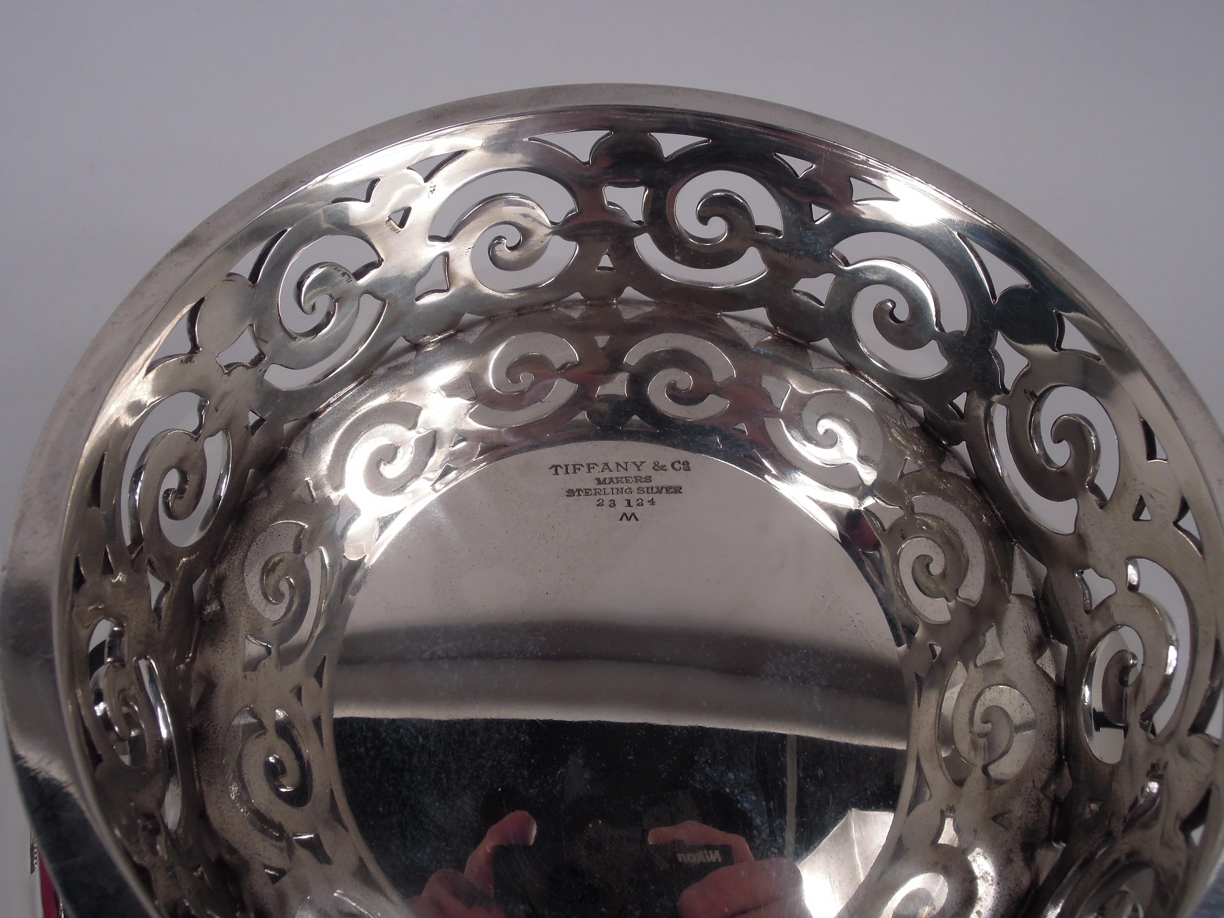 Mid-Century Modern Tiffany American Modern Classical Sterling Silver Bowl For Sale