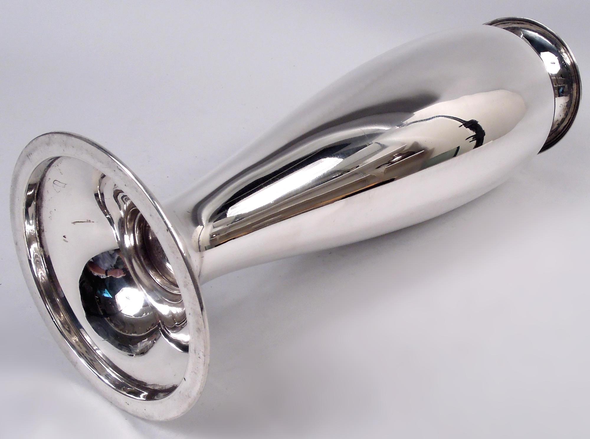 XX secolo Vaso Tiffany American Modern in argento sterling da 16 pollici in vendita