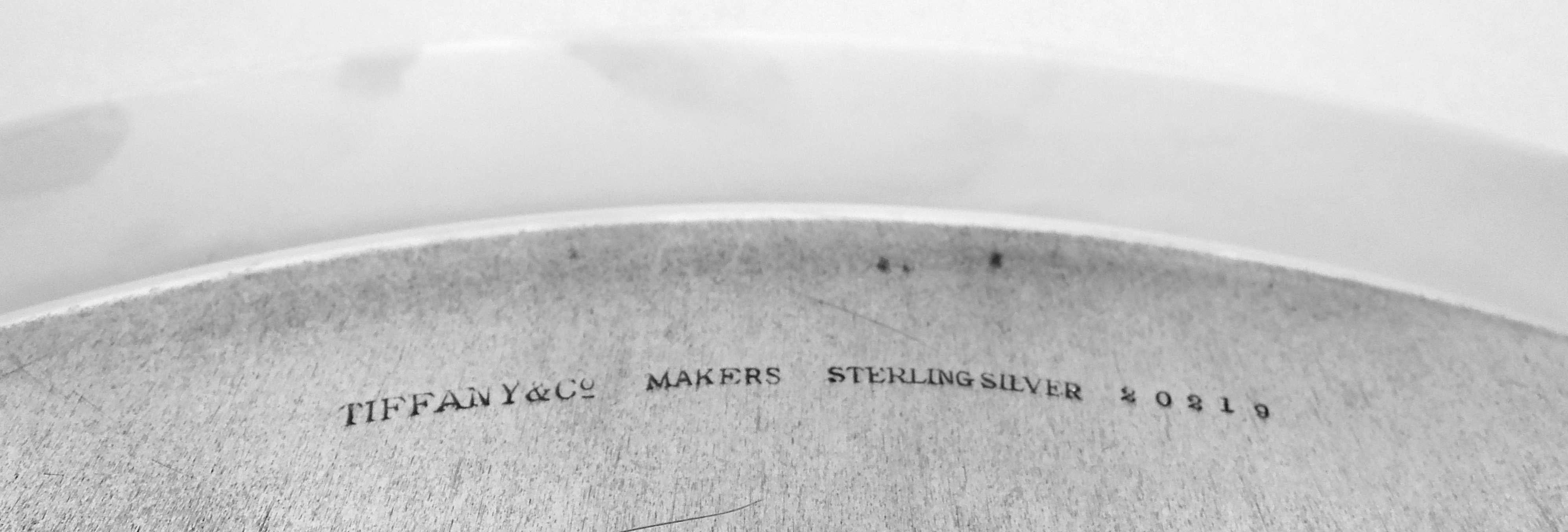 Tiffany American Modern Sterling Silver Deep 12-Inch Tray (Plateau profond en argent sterling) Bon état - En vente à New York, NY