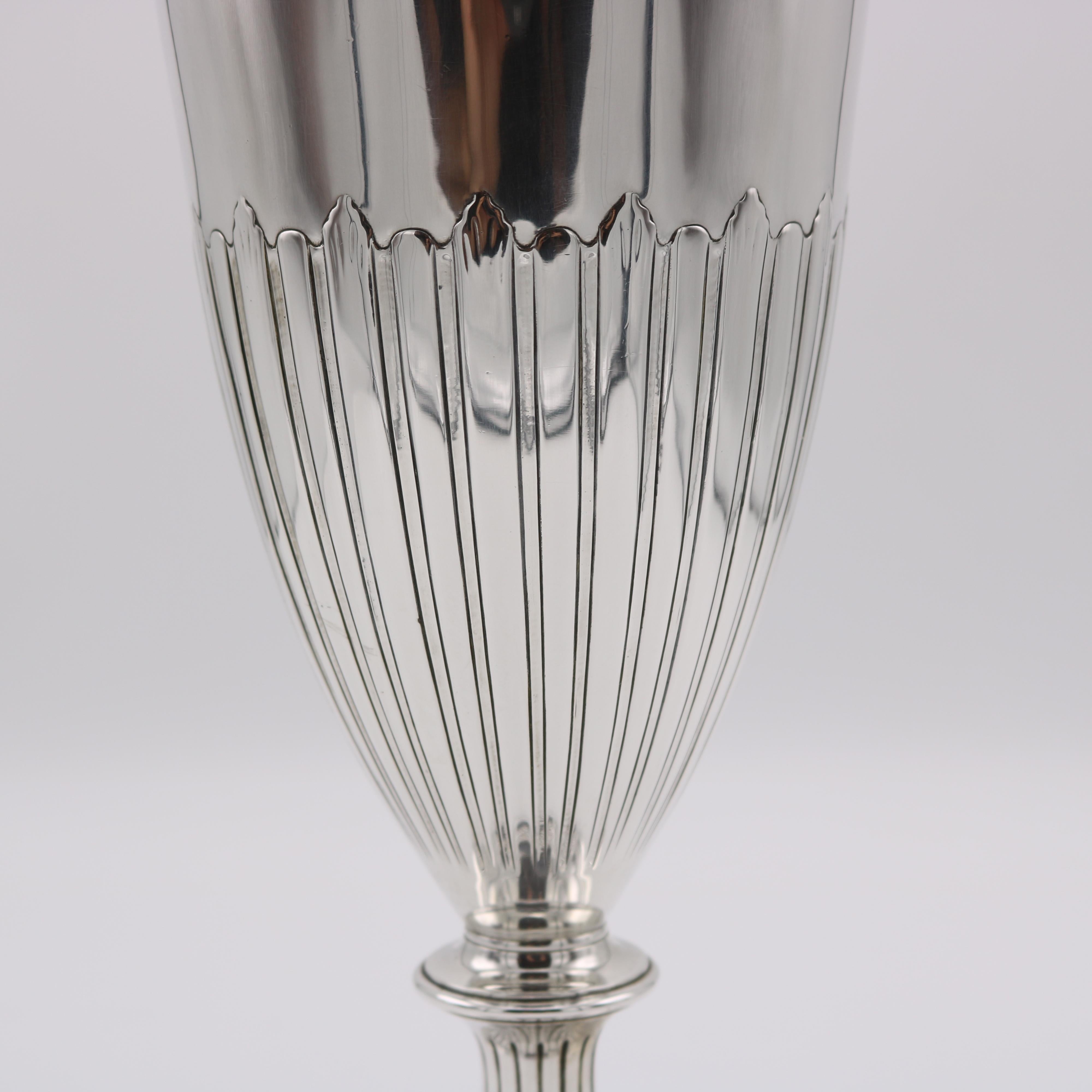 Americano Vaso Tiffany Amphora Sterling Silver USA, 1907 in vendita