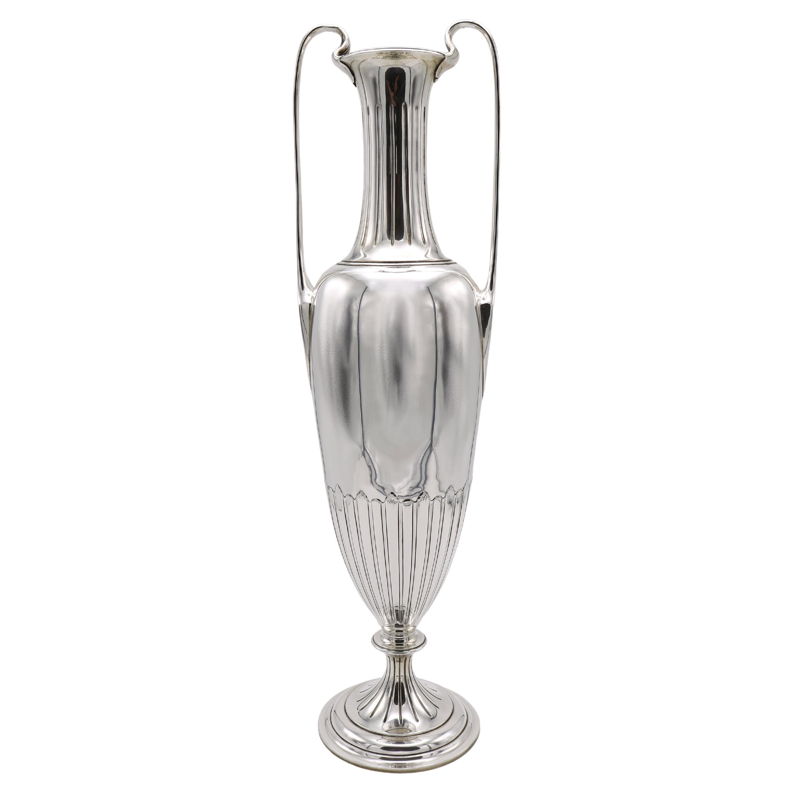 Vaso Tiffany Amphora Sterling Silver USA, 1907 in vendita