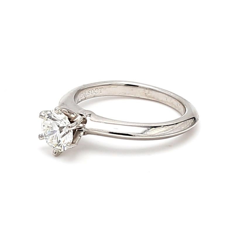 Verlobungsring aus Platin mit 0.60 Karat rundem Brillanten von Tiffany und Co im Angebot 4