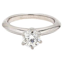 Tiffany & Co 0.60 Carat Round Brilliant Diamond Platinum Engagement Ring (bague de fiançailles en platine)