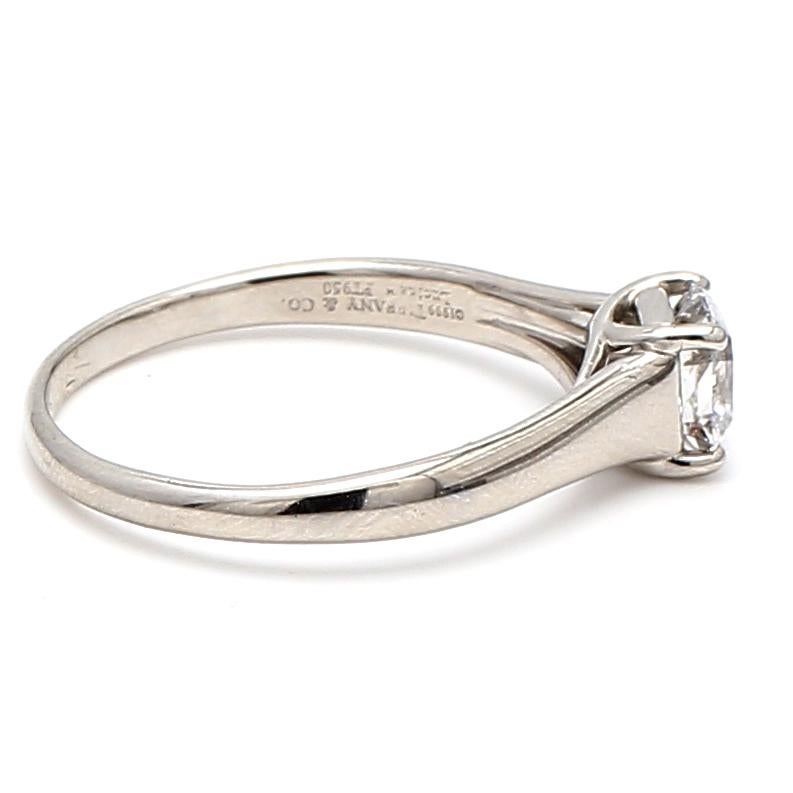 Tiffany and Co, bague de fiançailles en platine avec diamant taille radiant E-VVS2 de 0,92 carat Bon état - En vente à New York, NY