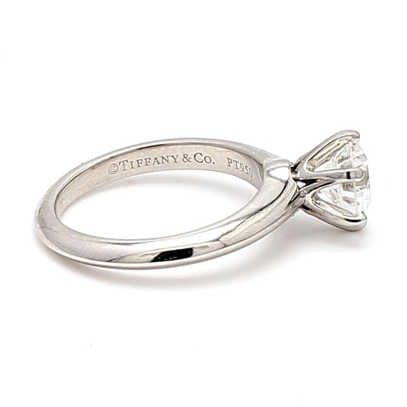 Tiffany and Co, bague de fiançailles en platine avec diamant E-VS1 de 1,04 carat Bon état - En vente à New York, NY