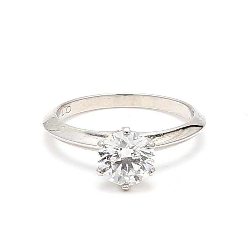 Progettista:
Tiffany & Co.
Titolo:
Tiffany & Co. Anello di fidanzamento in platino con diamante rotondo a forma di Brilliante G-VS2 da 1,10 Carati
Stile:
Fidanzamento
Metallo:
Platino
Gemma 1:
Diamante da 1,1 carati
Numero di