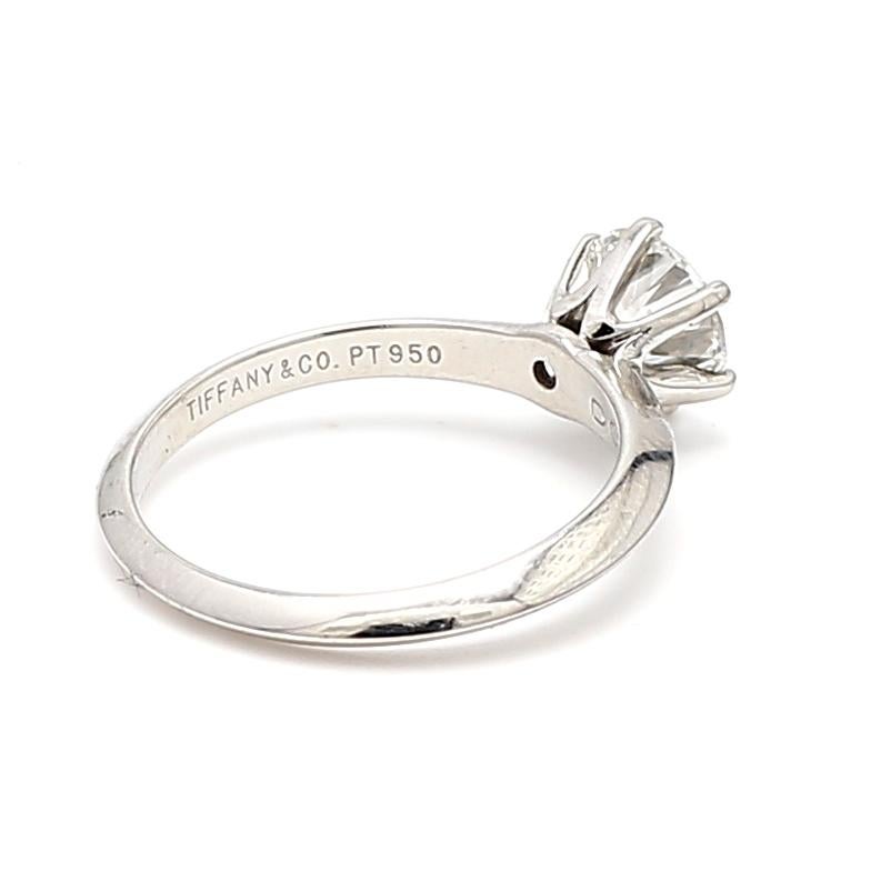 Tiffany & Co. Anello di fidanzamento in platino con diamante tondo brillante da 1.10 carati In condizioni buone in vendita a New York, NY