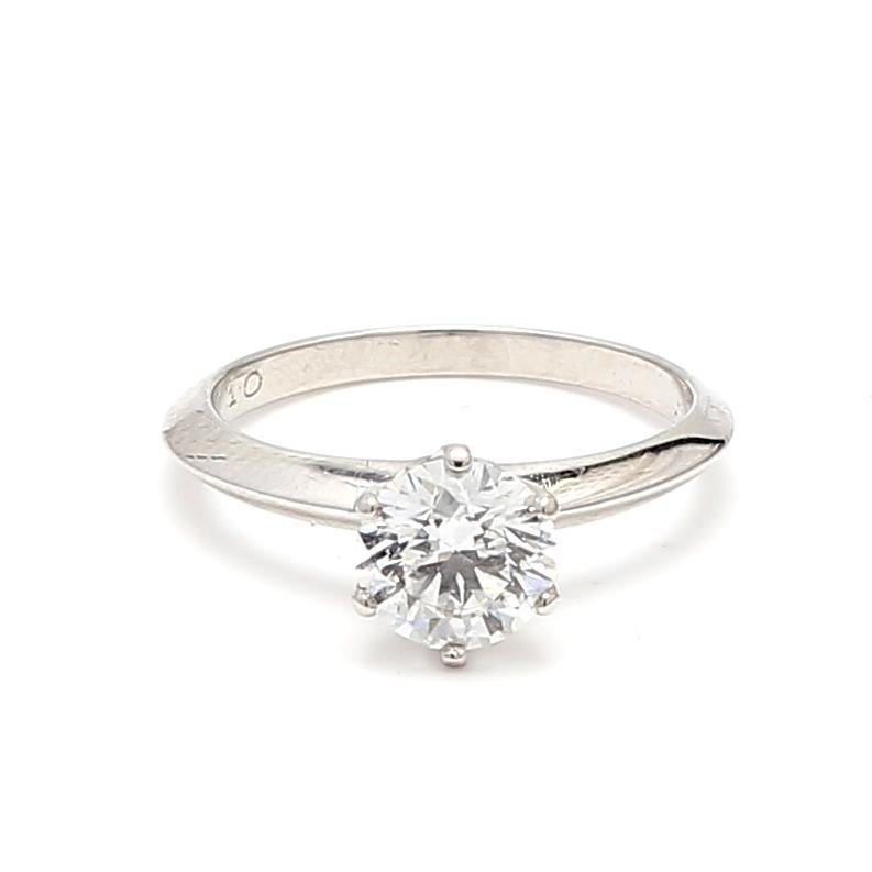 Tiffany & Co. Anello di fidanzamento in platino con diamante tondo brillante da 1.10 carati in vendita 4