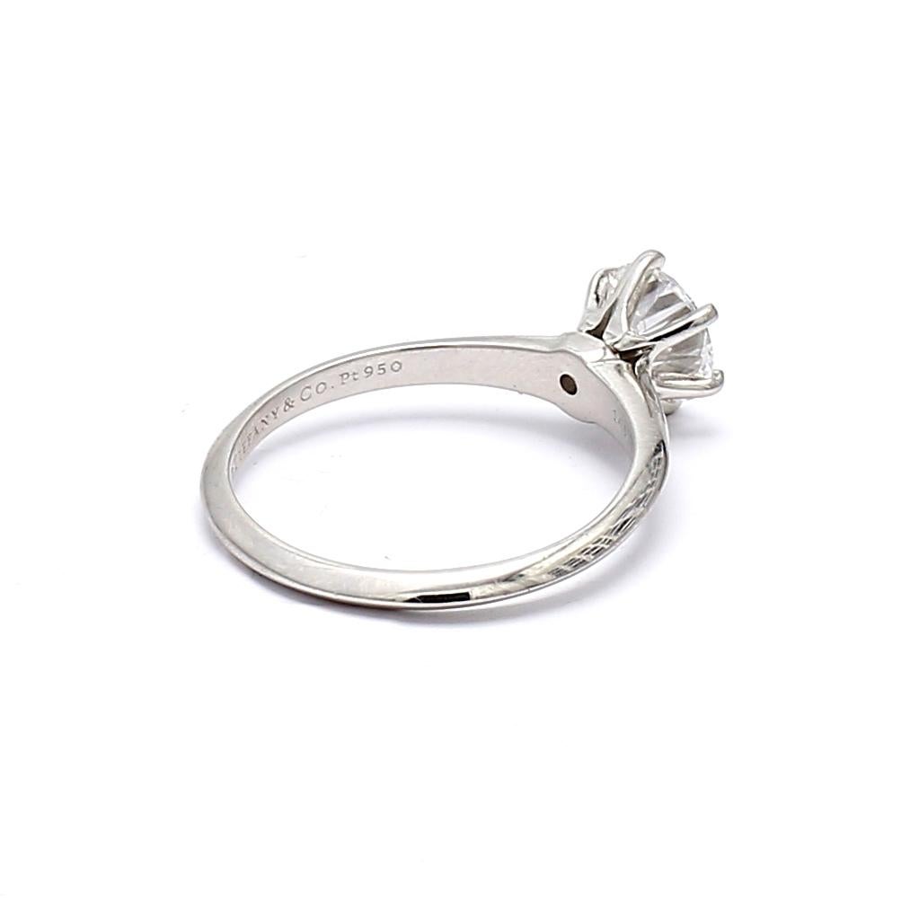 De las mujeres Anillo de compromiso de platino con diamante brillante redondo E-VS1 de 1,12 quilates de Tiffany & Co. en venta