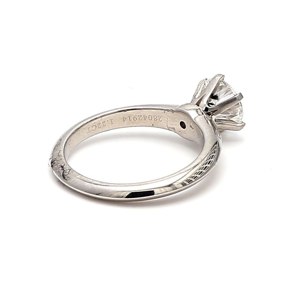 Tiffany & Co Verlobungsring aus Platin mit 1,22 Karat rundem Brillanten F-VVS Diamant Damen im Angebot