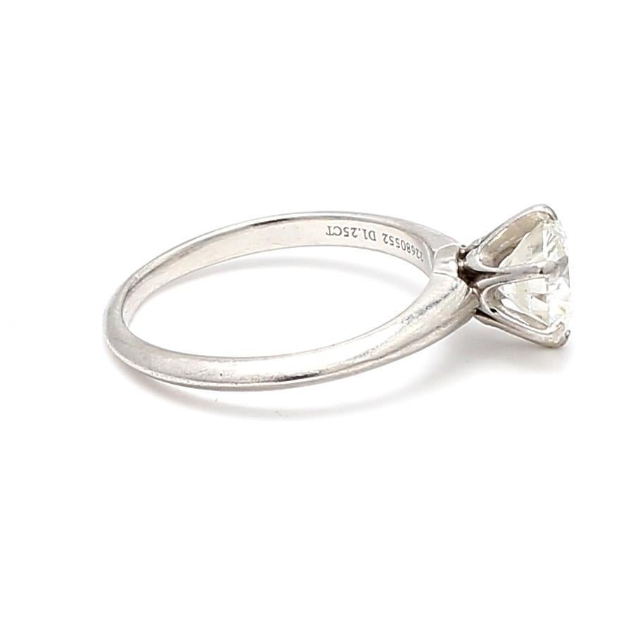 Tiffany and Co 1.25 Carat Round Brilliant H-VS1 Platinum Engagement Ring In Good Condition For Sale In New York, NY