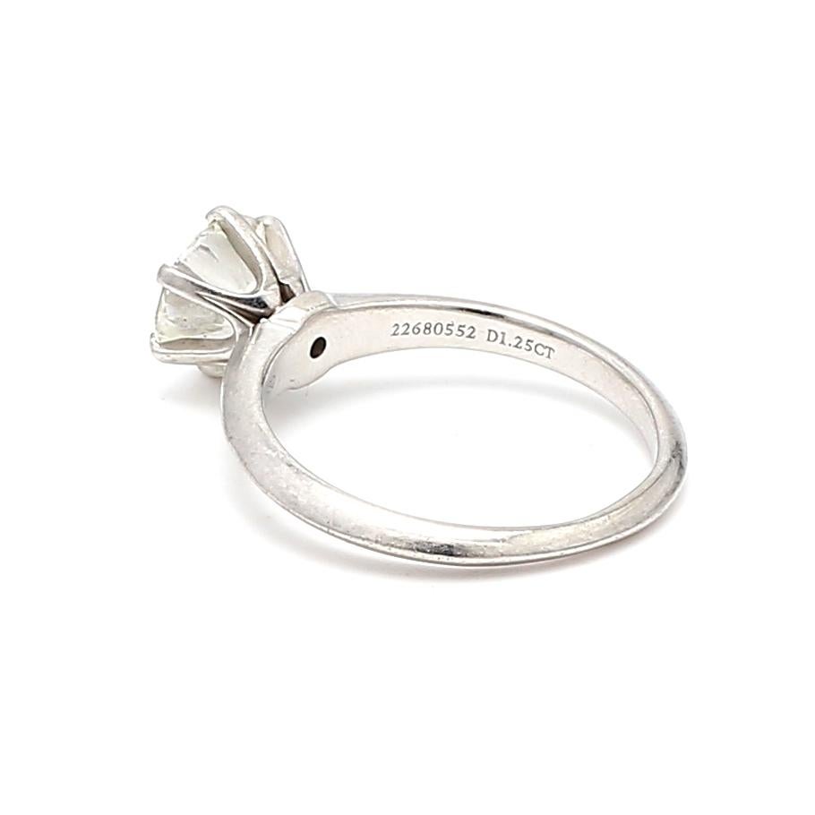 Tiffany and Co 1.25 Carat Round Brilliant H-VS1 Platinum Engagement Ring For Sale 1