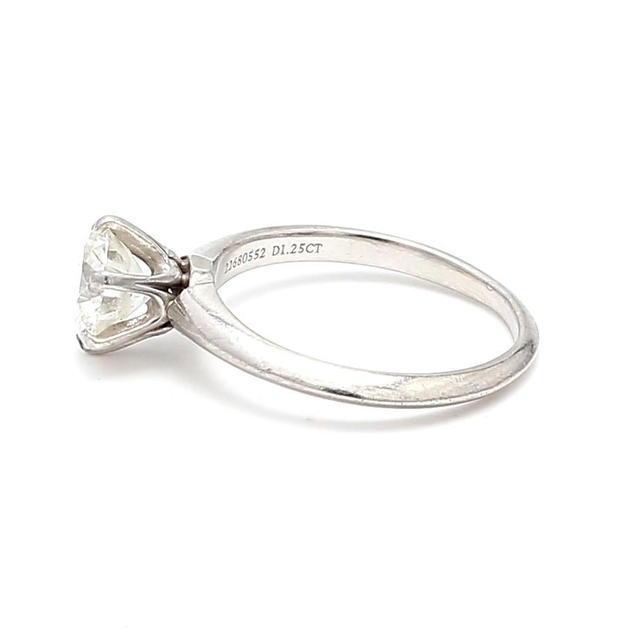 Tiffany and Co 1.25 Carat Round Brilliant H-VS1 Platinum Engagement Ring For Sale 2