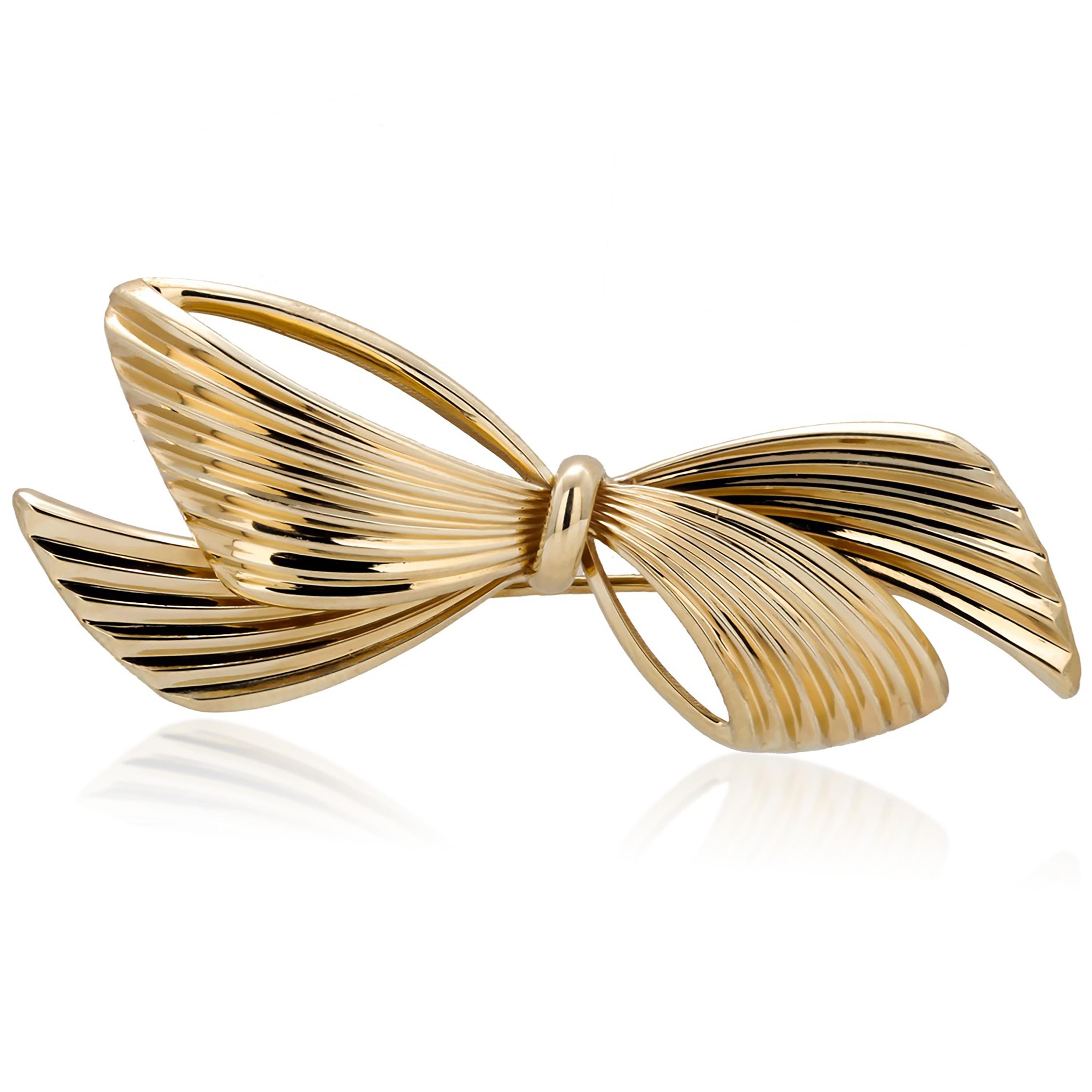 Tiffany and Co 14 Karat Yellow Gold Love Knot Bow 2.2 Inch Brooch  In Good Condition In New York, NY