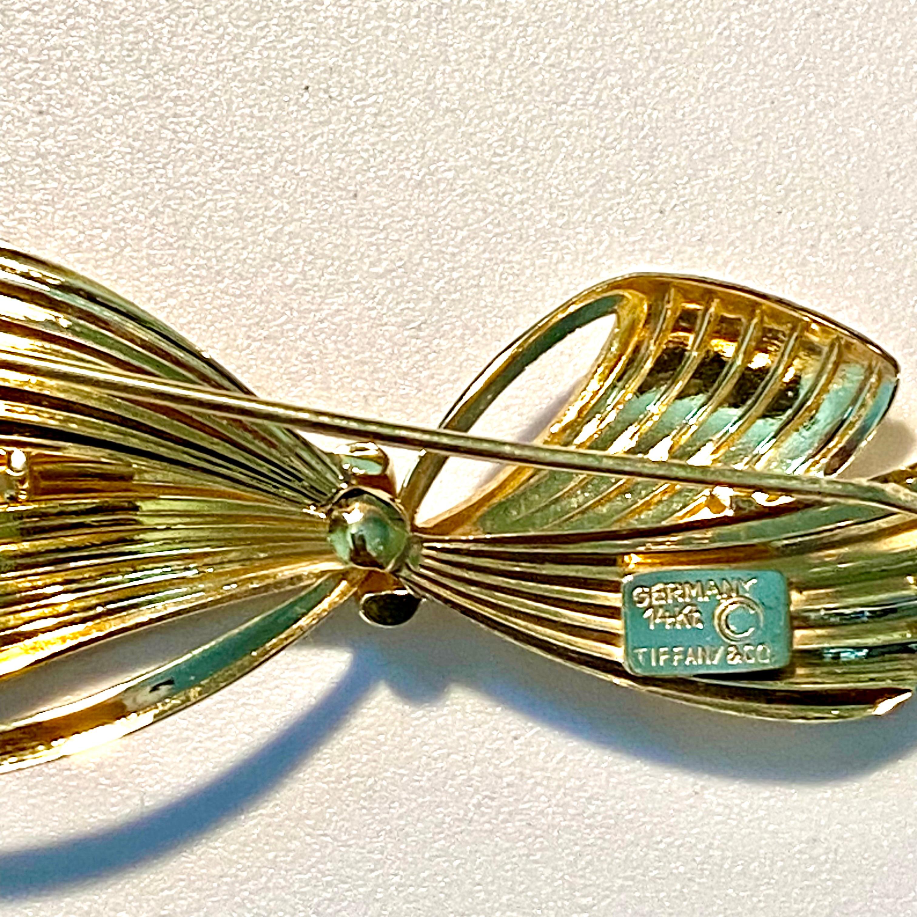 Women's or Men's Tiffany and Co 14 Karat Yellow Gold Love Knot Bow 2.2 Inch Brooch 